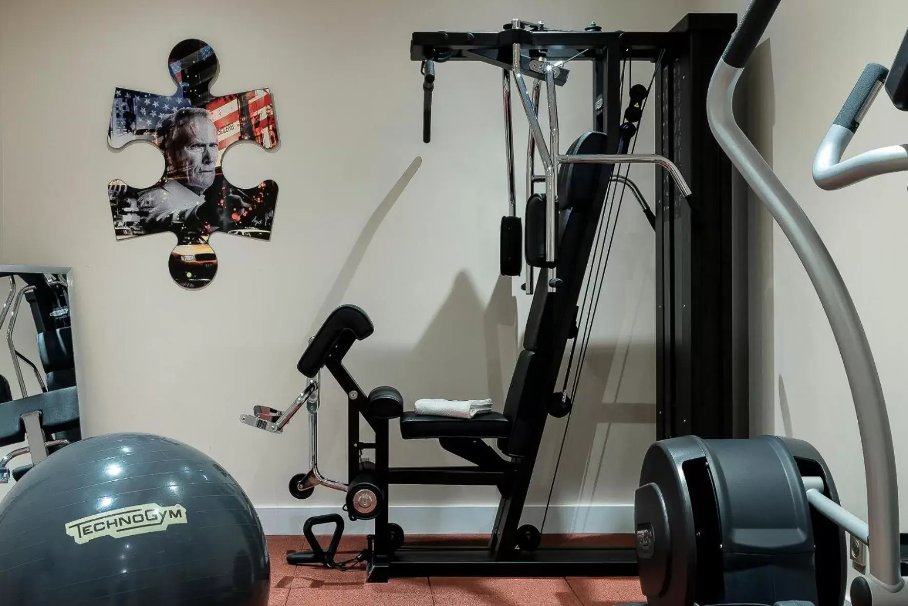 Fitness centre/facilities in Grand Hôtel Dauphiné Toulon, Boutique Hôtel & Suites Fitness centre/facilities in Grand Hôtel Dauphiné Toulon, Boutique Hôtel & Suites