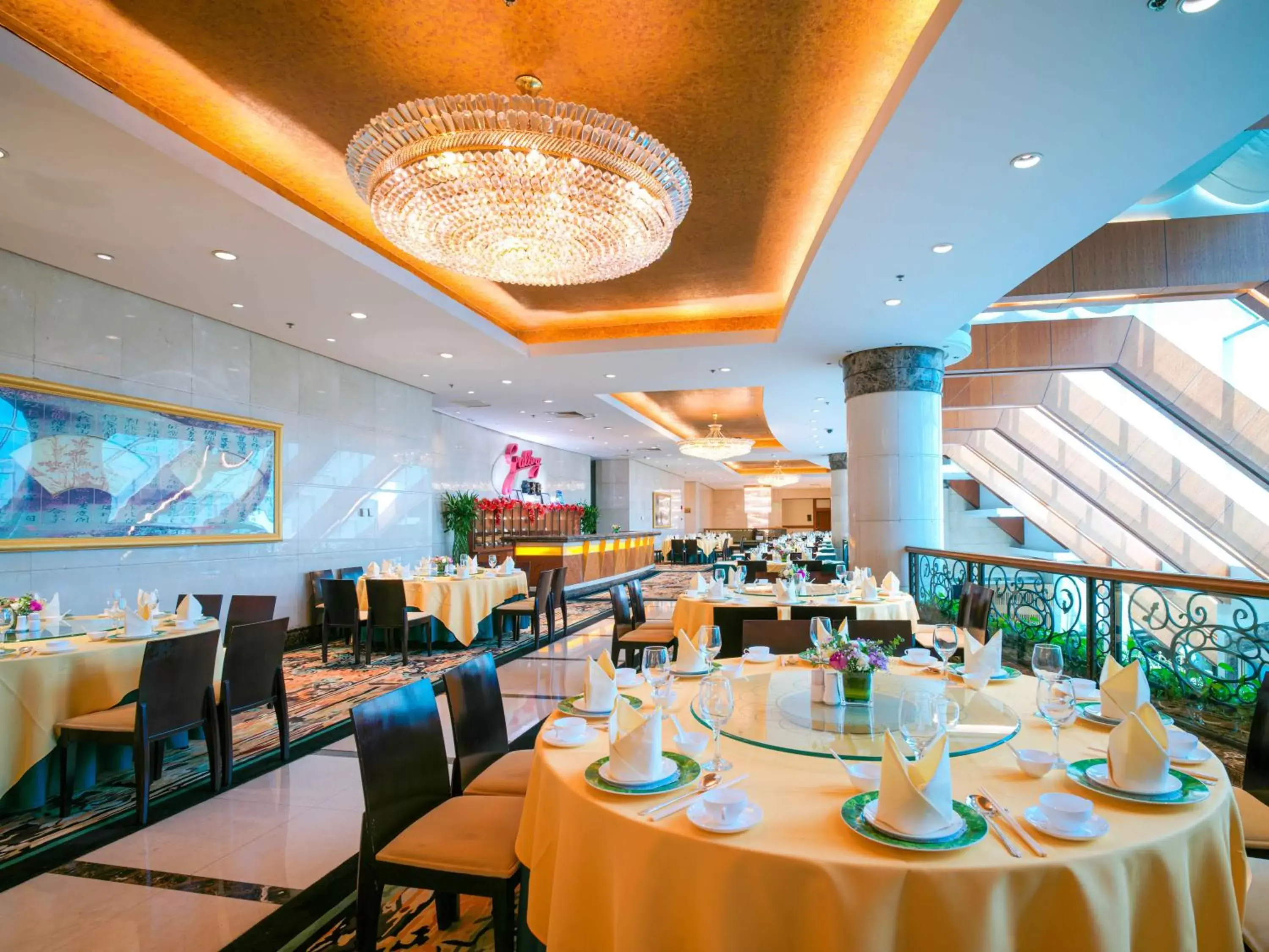 Restaurant/Places to Eat in Ramada Plaza Shanghai Pudong Airport - A journey starts at the PVG Airport