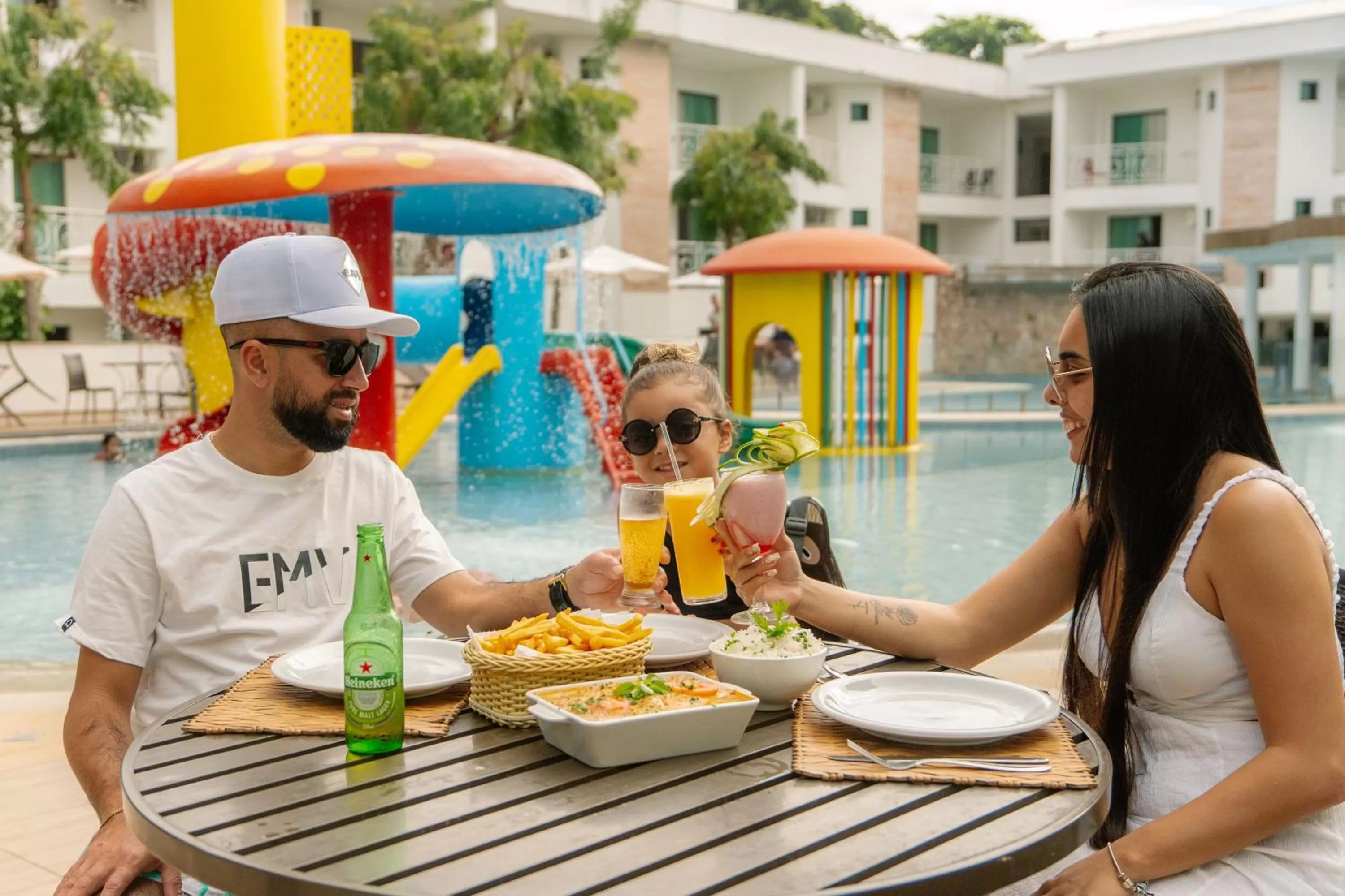 Swimming pool in Portal Beach - Rede Soberano