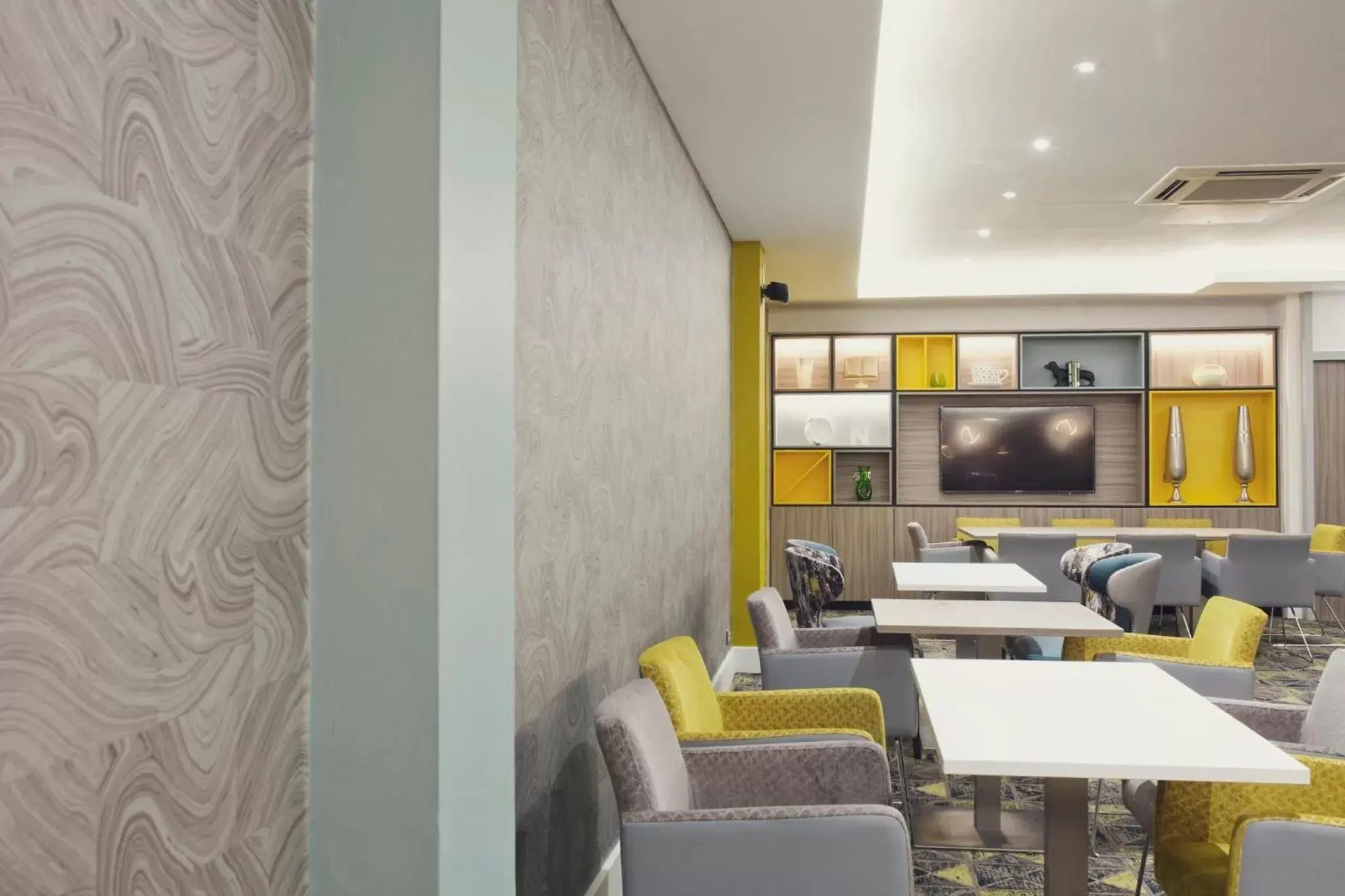 Property building, Restaurant/Places to Eat in Holiday Inn Newcastle Gosforth Park, an IHG Hotel
