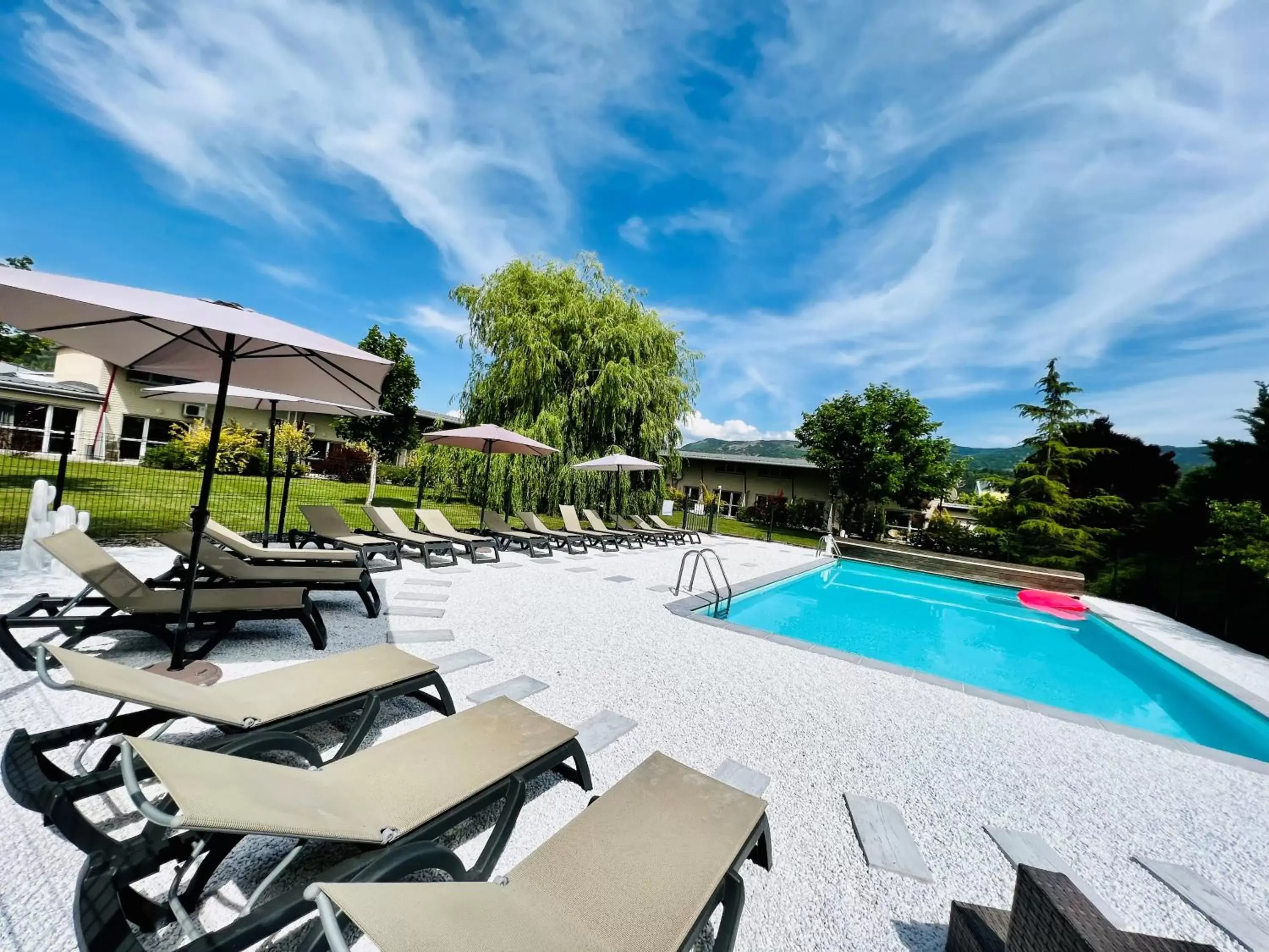 Swimming Pool in The Originals Boutique, Hôtel Le Cap, Gap Sud