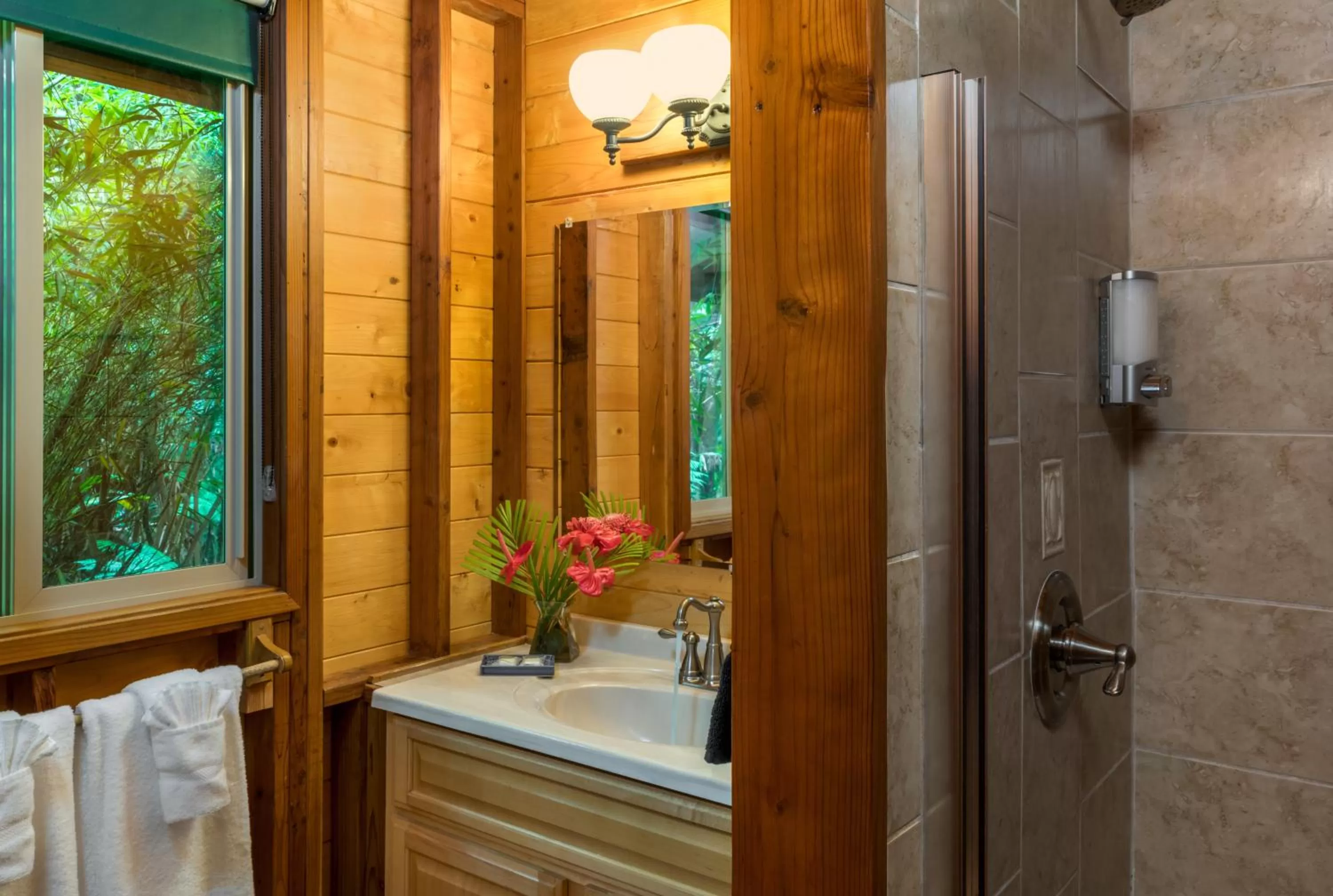 Bathroom in Volcano Village Lodge