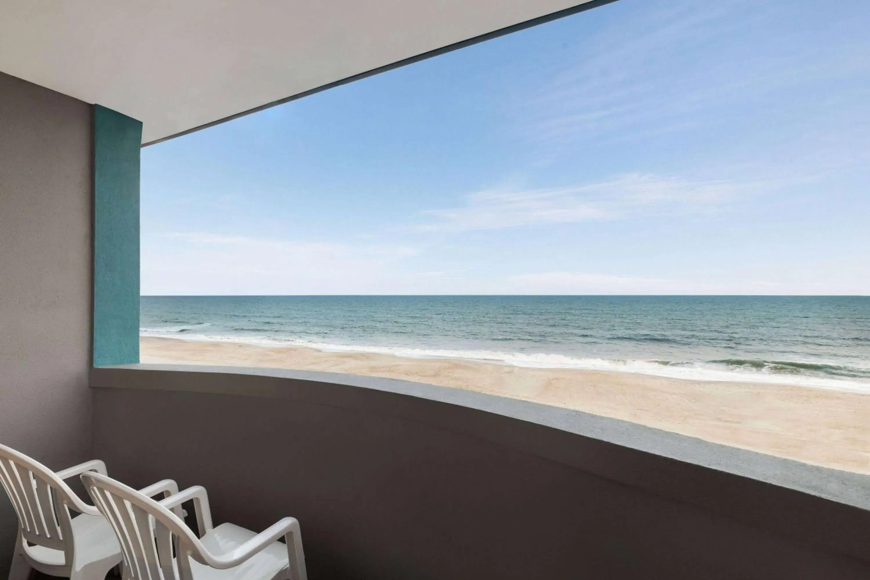 Photo of the whole room in Days Inn by Wyndham Myrtle Beach-Beach Front Photo of the whole room in Days Inn by Wyndham Myrtle Beach-Beach Front