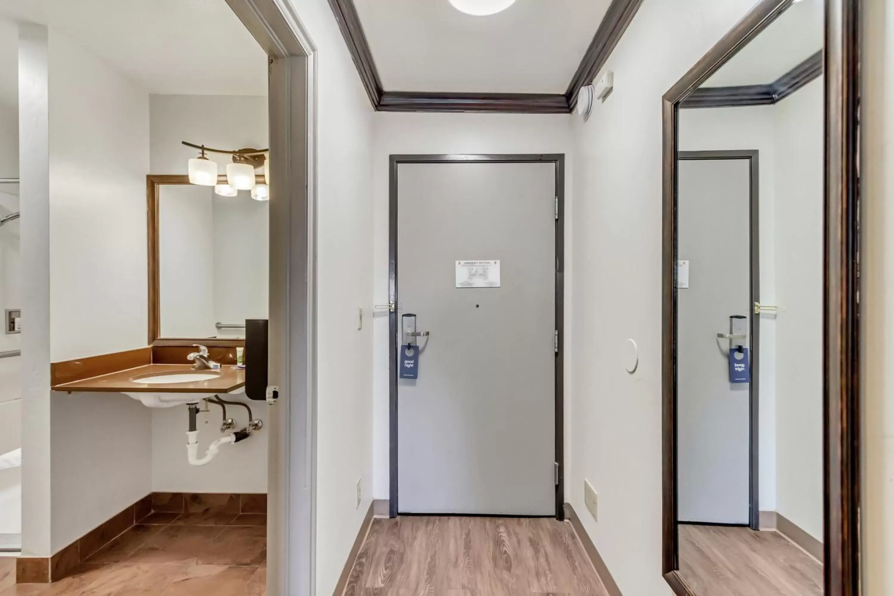 Bathroom in Park Inn by Radisson Salt Lake City -Midvale