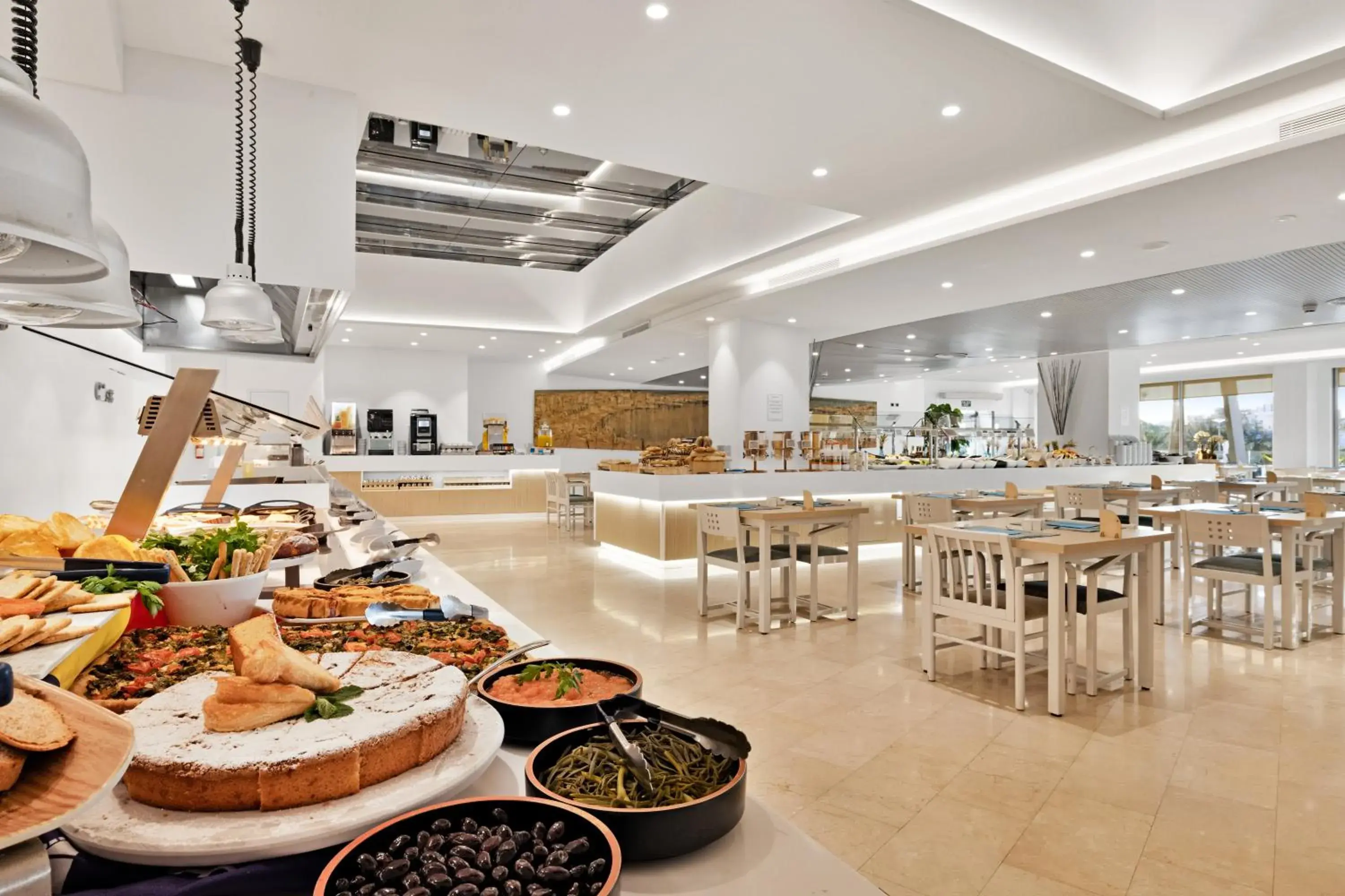 Restaurant/places to eat in Aparthotel Fontanellas Playa Restaurant/places to eat in Aparthotel Fontanellas Playa