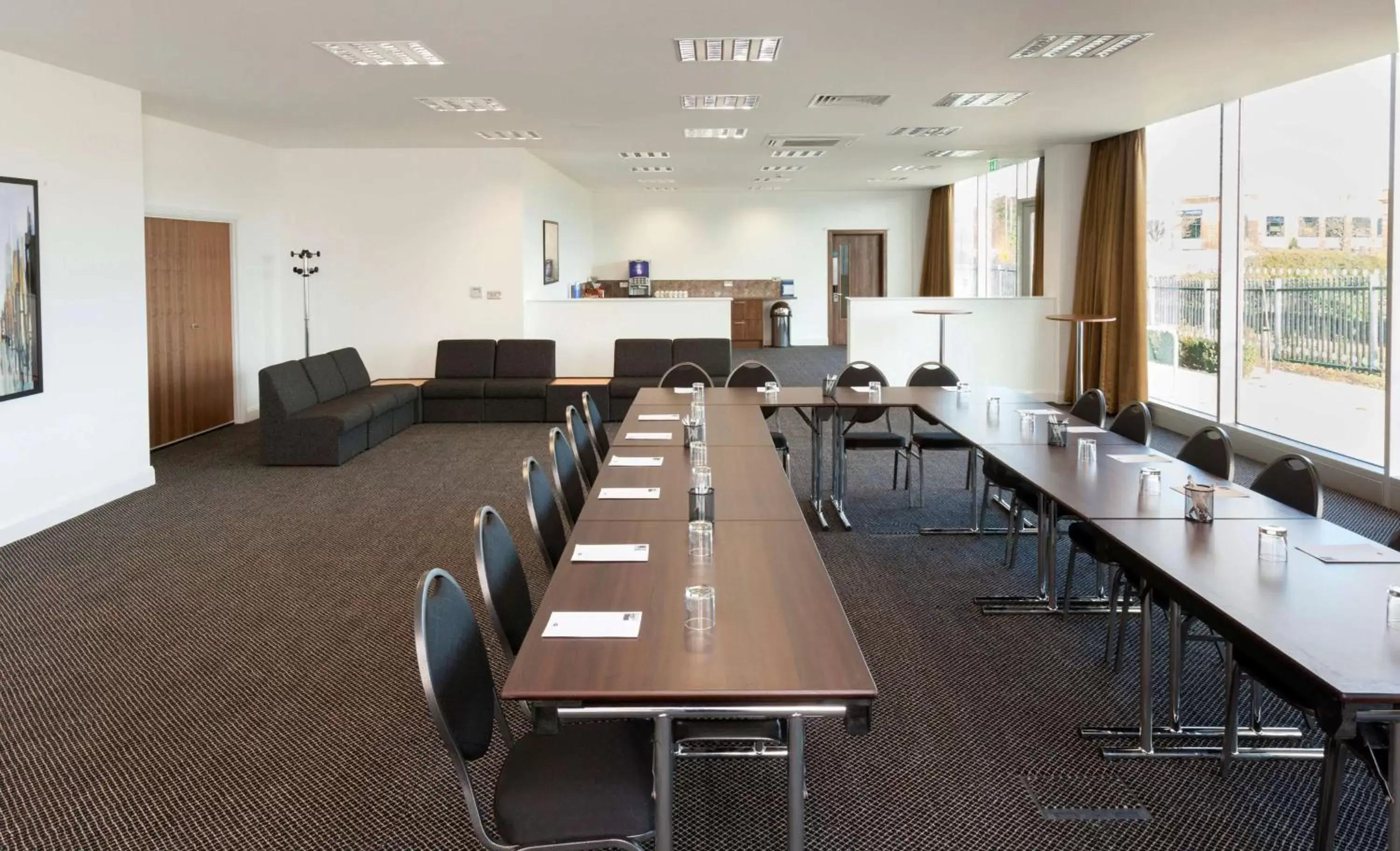 Meeting/conference room in Hampton by Hilton Luton Airport