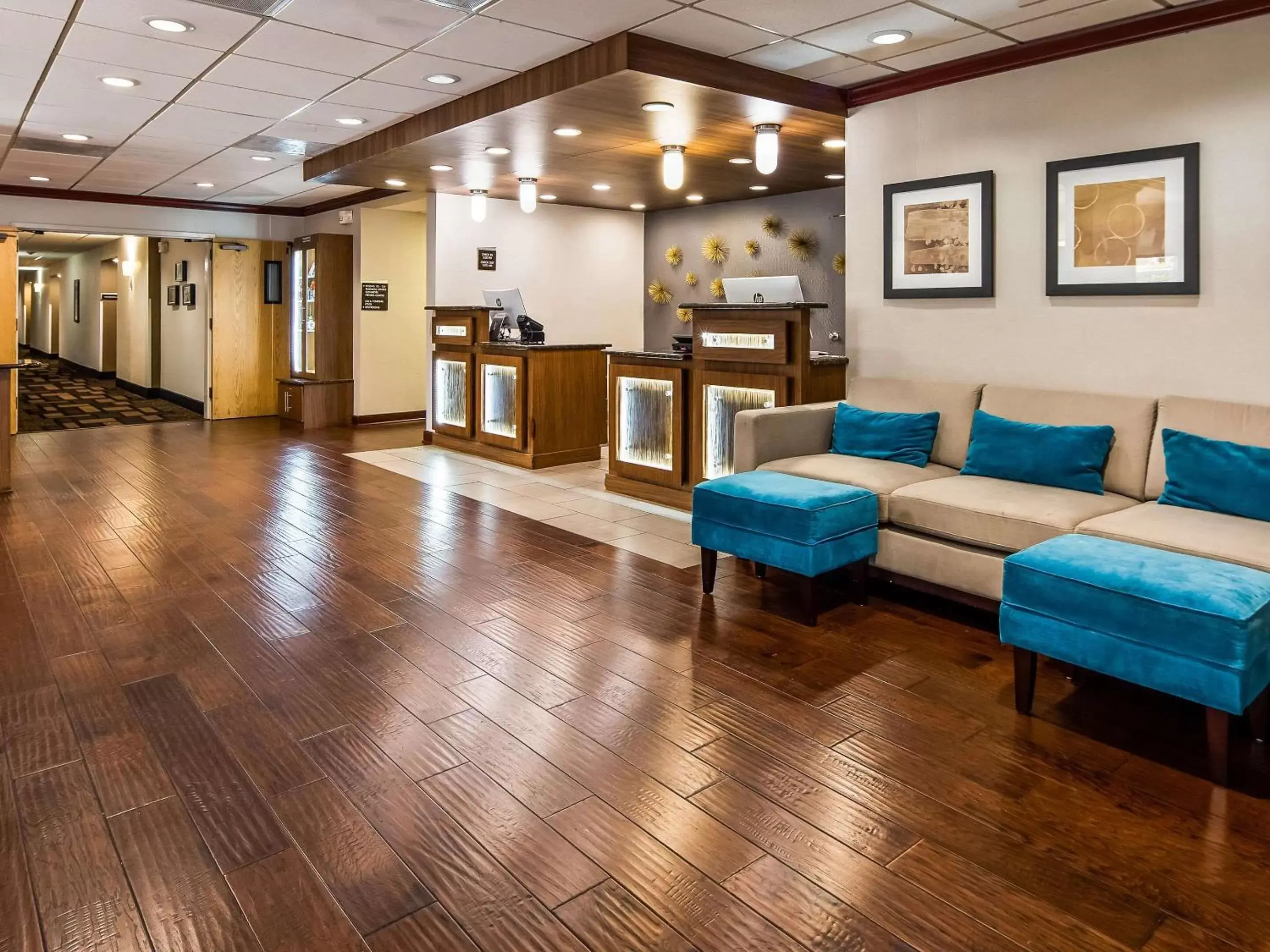 Lobby or reception in Clarion Pointe near Medical Center