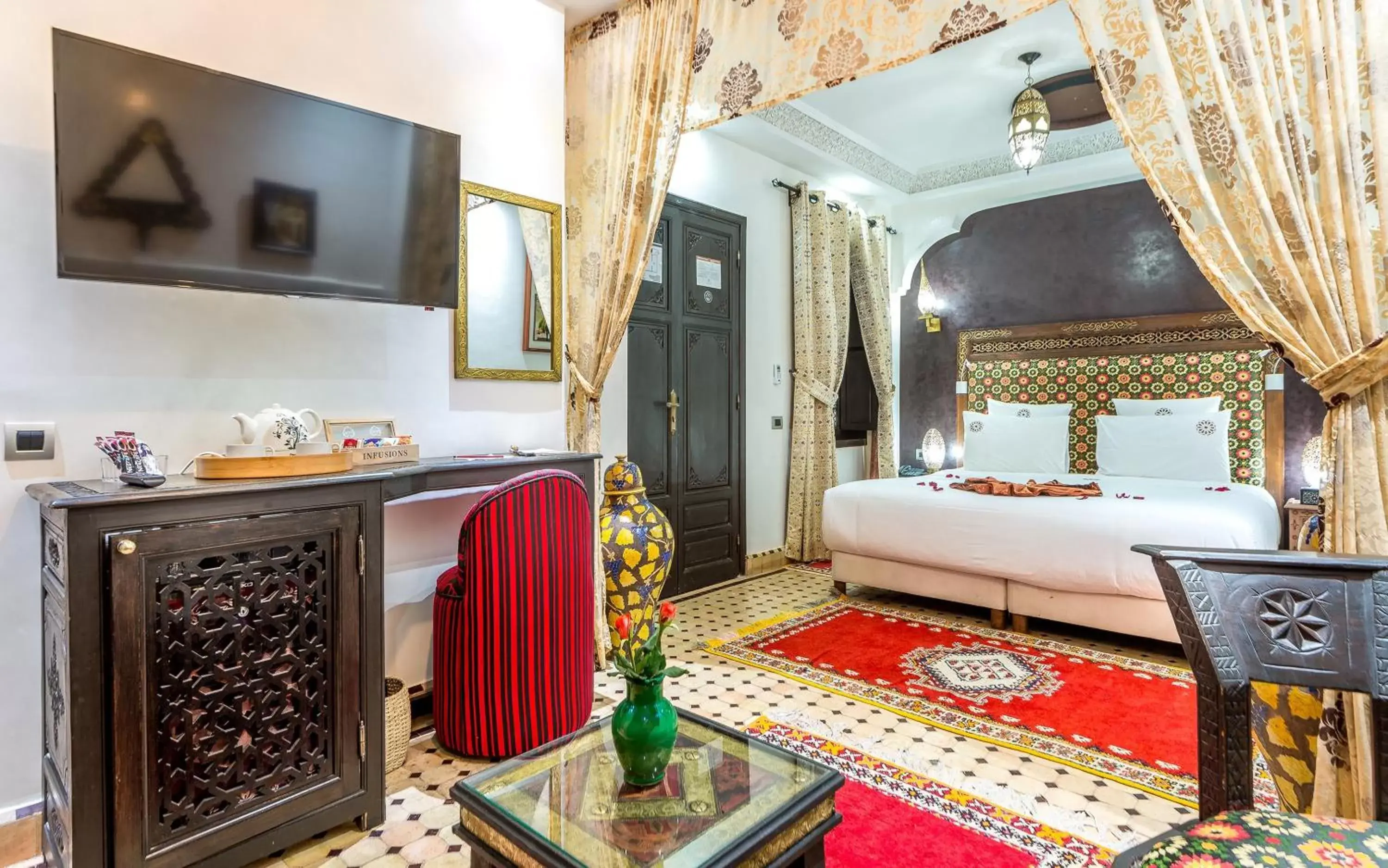 Photo of the whole room, Bed in Hotel & Ryad Art Place Marrakech