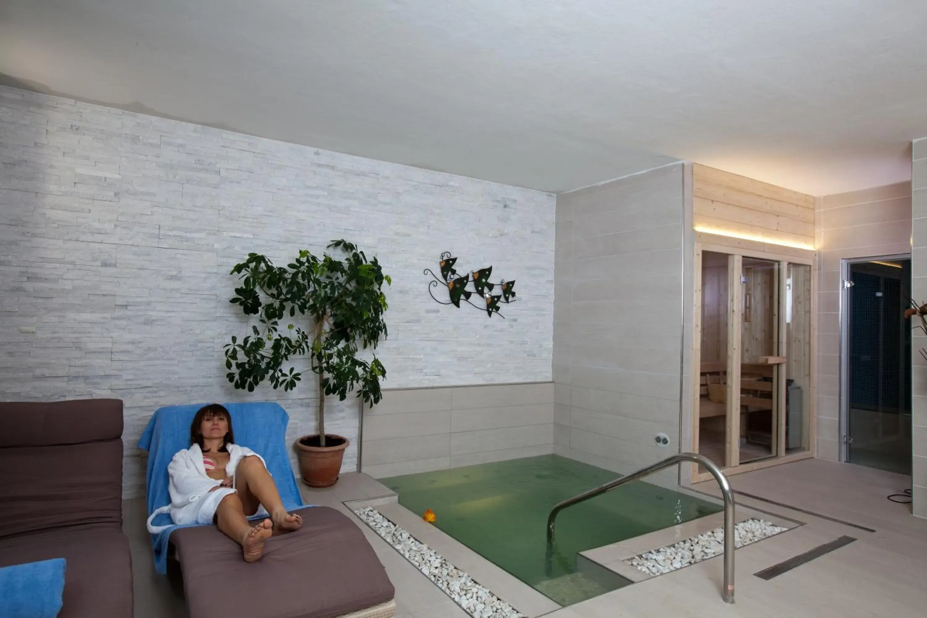 Hot Tub, Swimming Pool in Hotel Residence Villa Del Mare