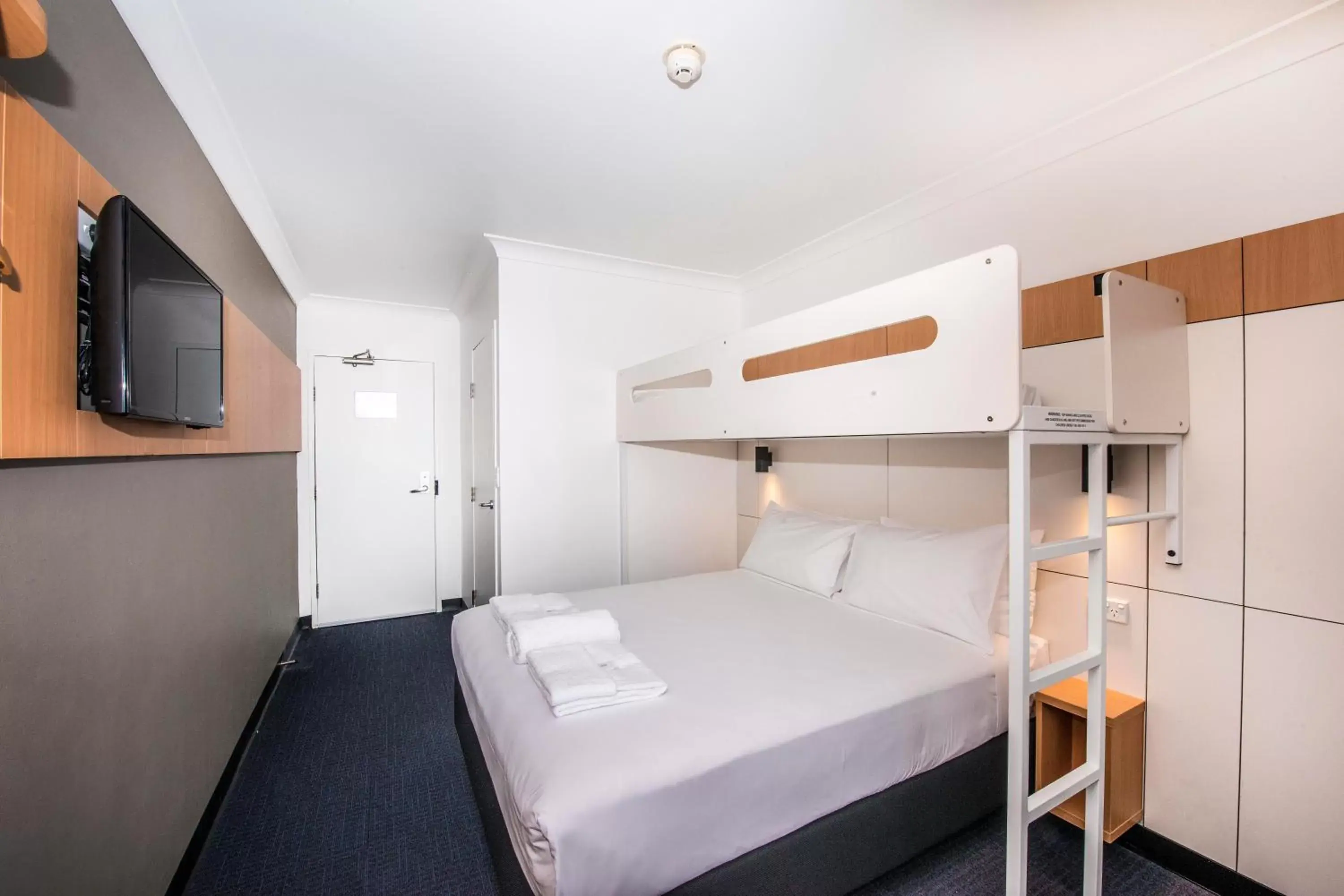 Photo of the whole room, Bunk Bed in Ibis Budget - Casula Liverpool