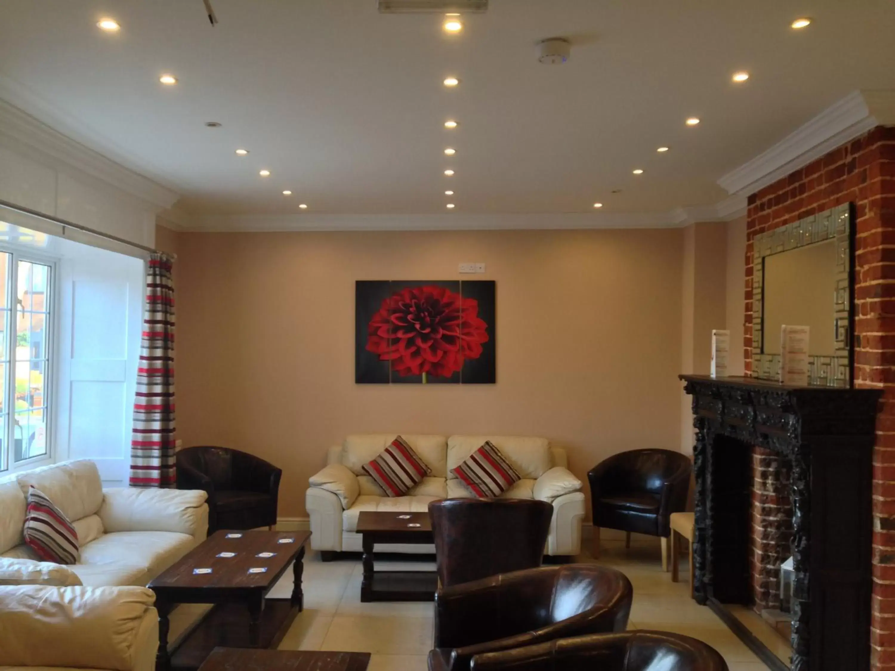 Living room, Seating Area in The Royal Hotel