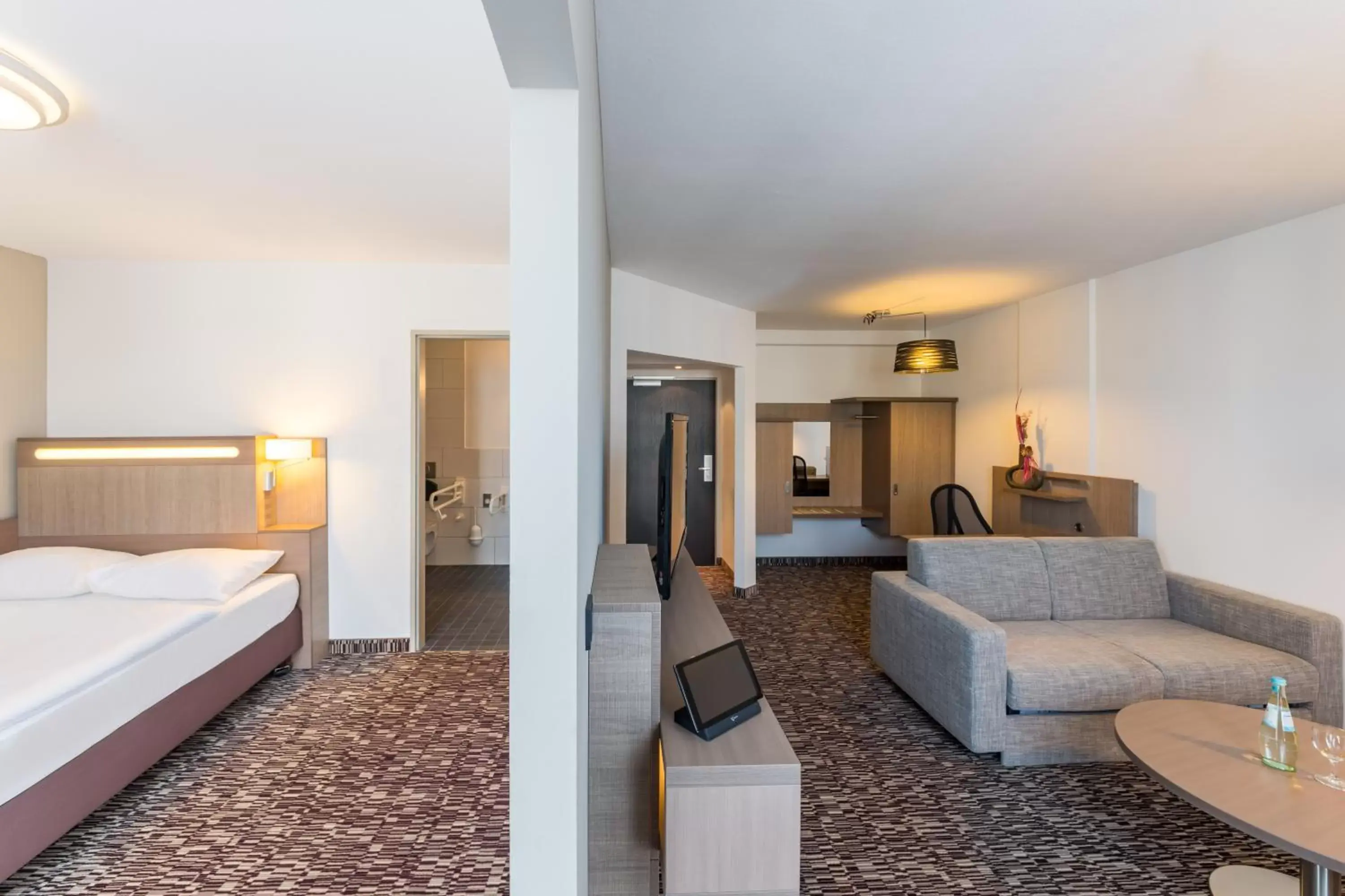 Bedroom, Seating Area in Park Inn by Radisson Göttingen