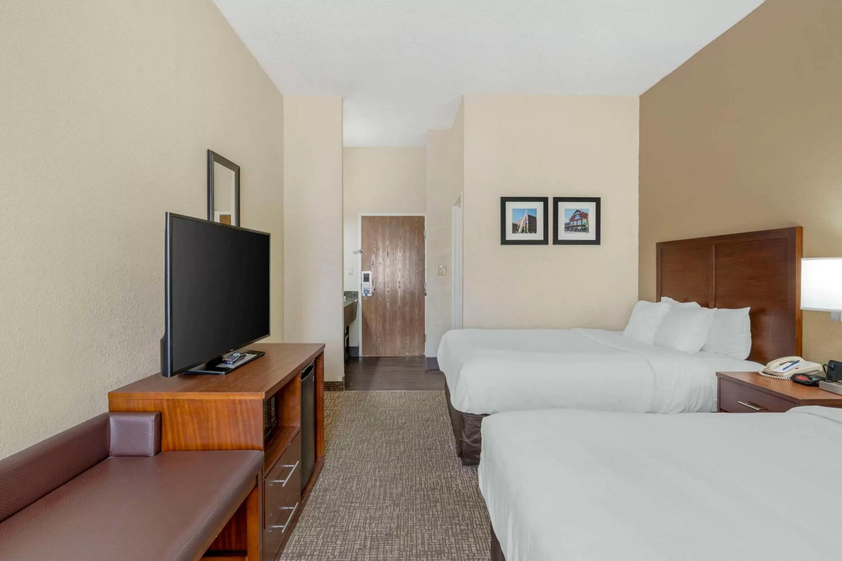 Bedroom, Bed in Comfort Inn & Suites La Grange - Louisville Area