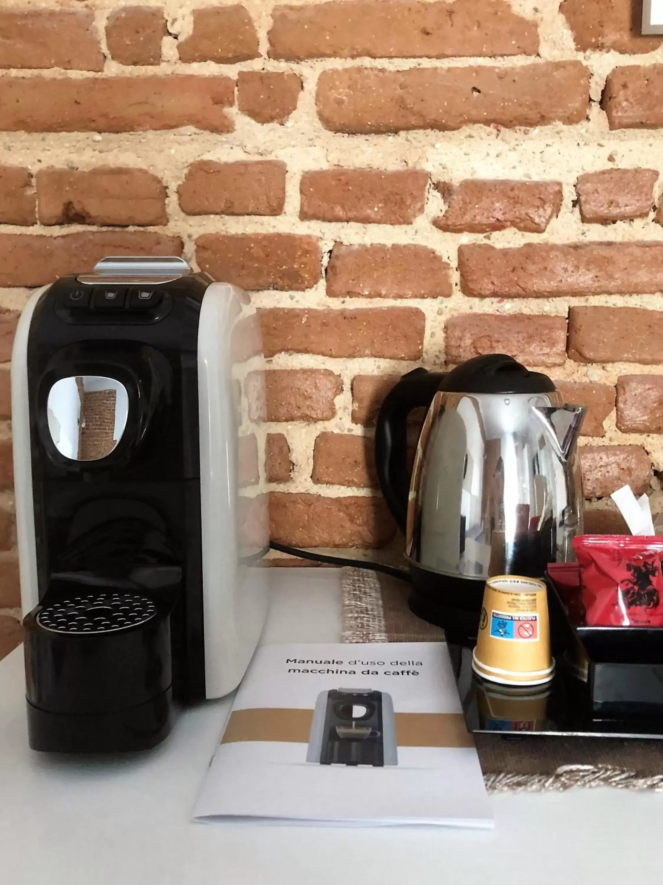 Coffee/Tea Facilities in Le Suite