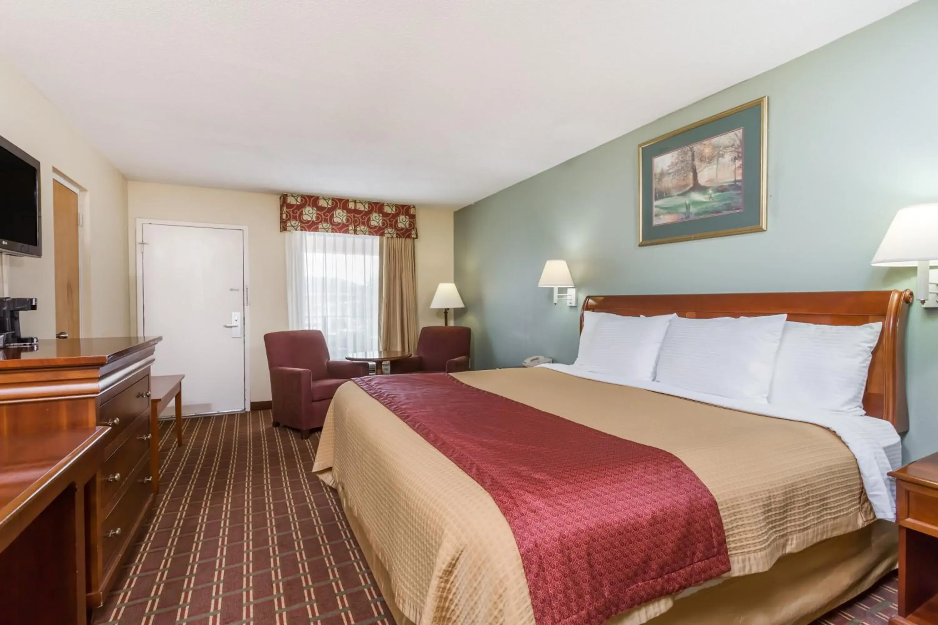 Bed in Days Inn by Wyndham Orangeburg