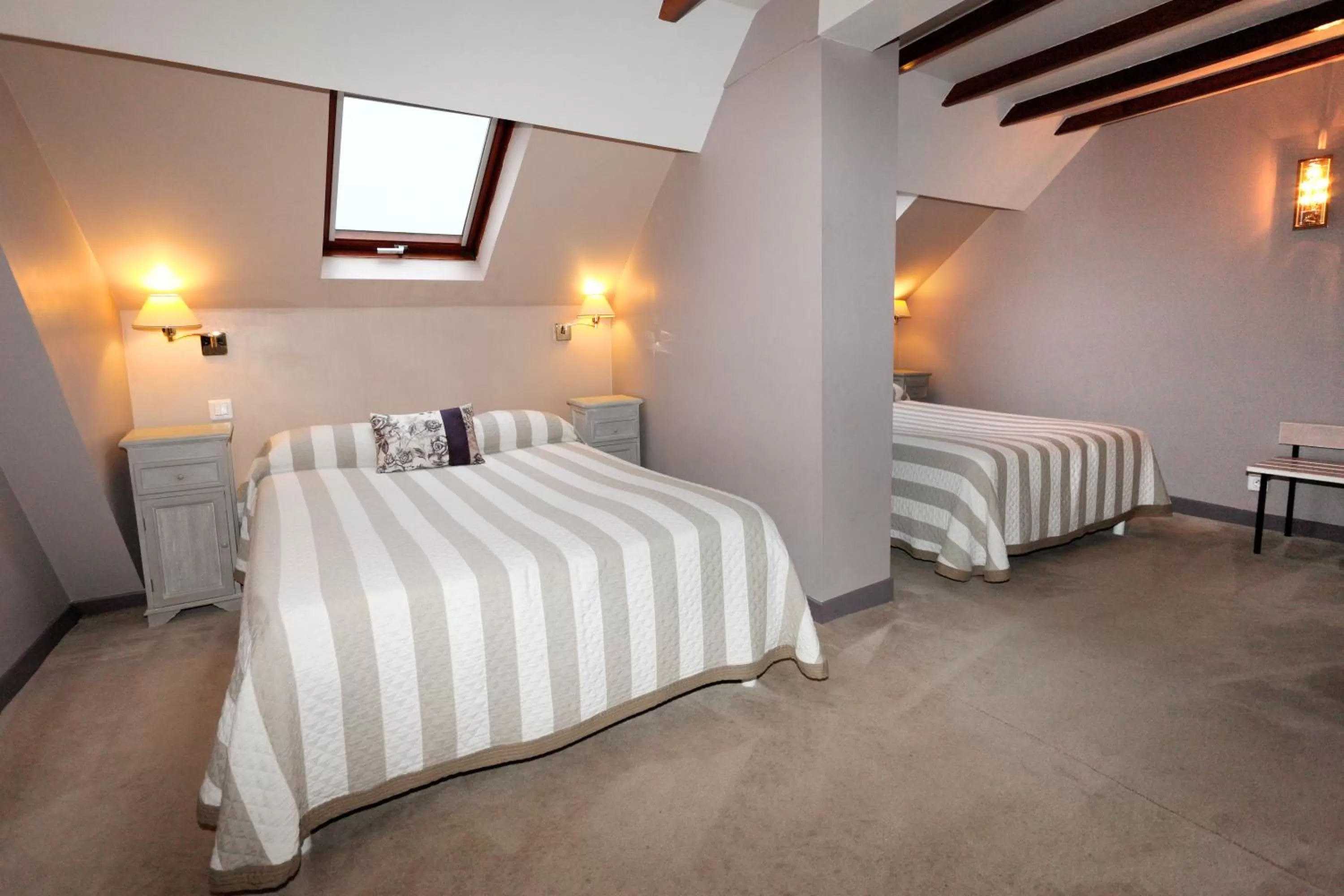 Family Room in Cit'Hotel Hôtel Beauséjour