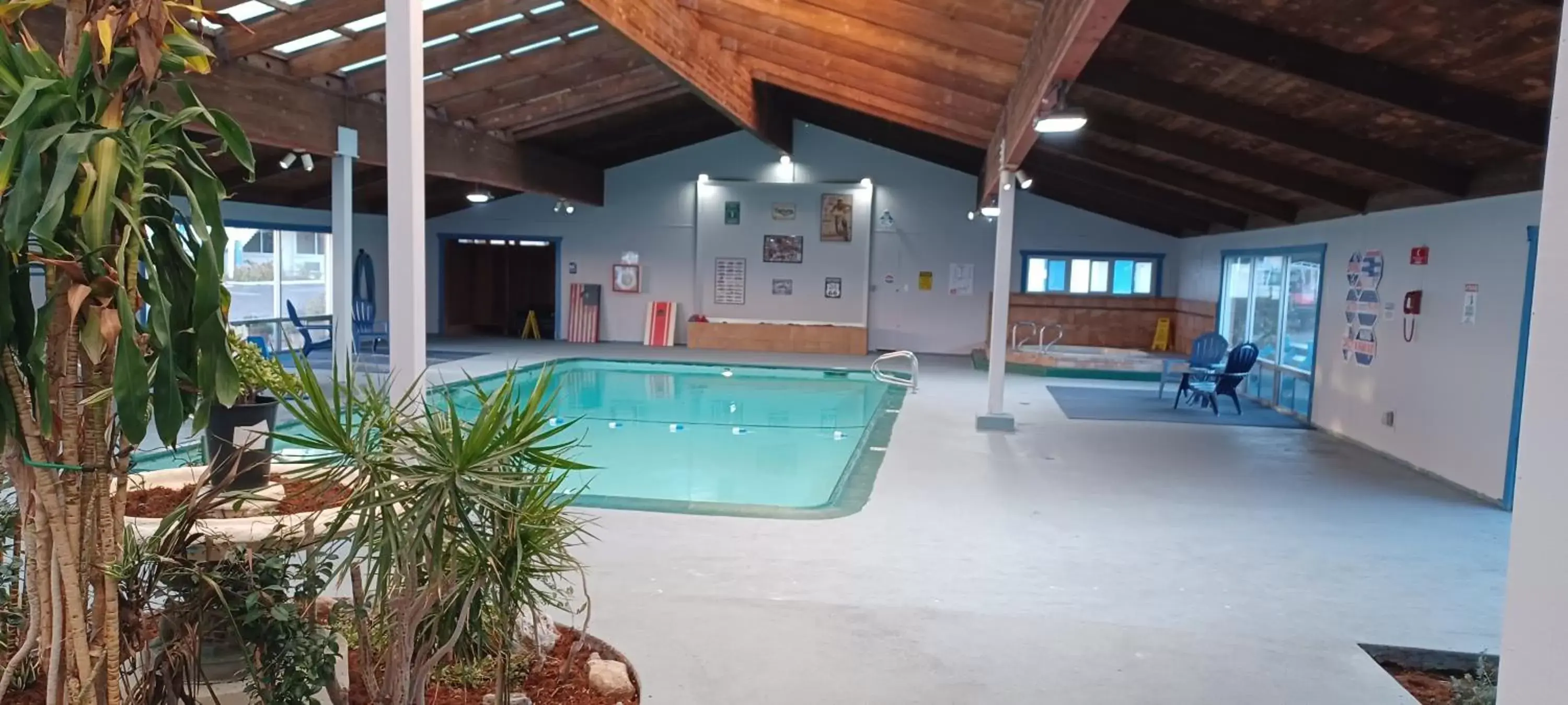 Swimming Pool in Coast Riders Inn