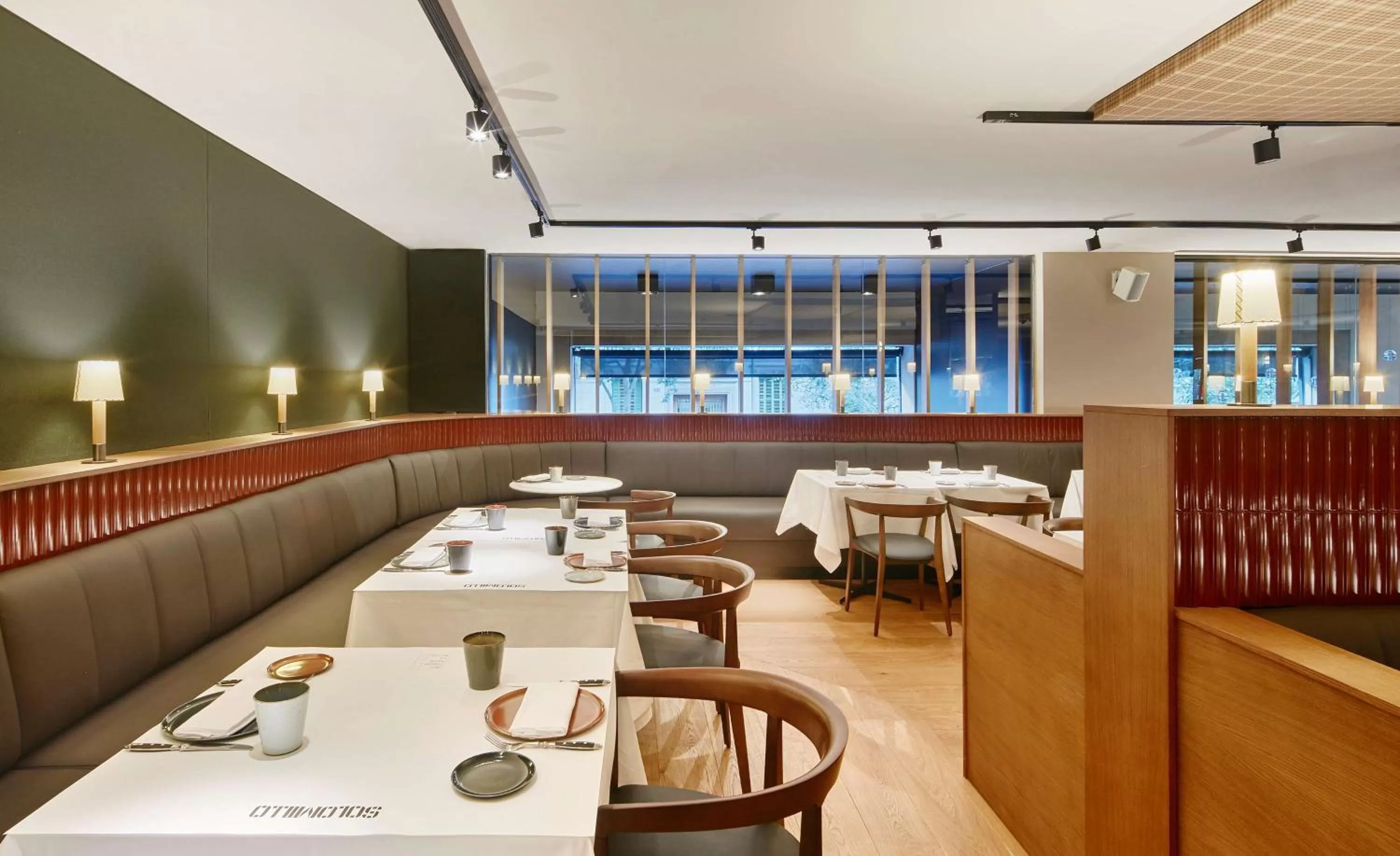 Restaurant/places to eat in Alexandra Barcelona Hotel, Curio Collection by Hilton