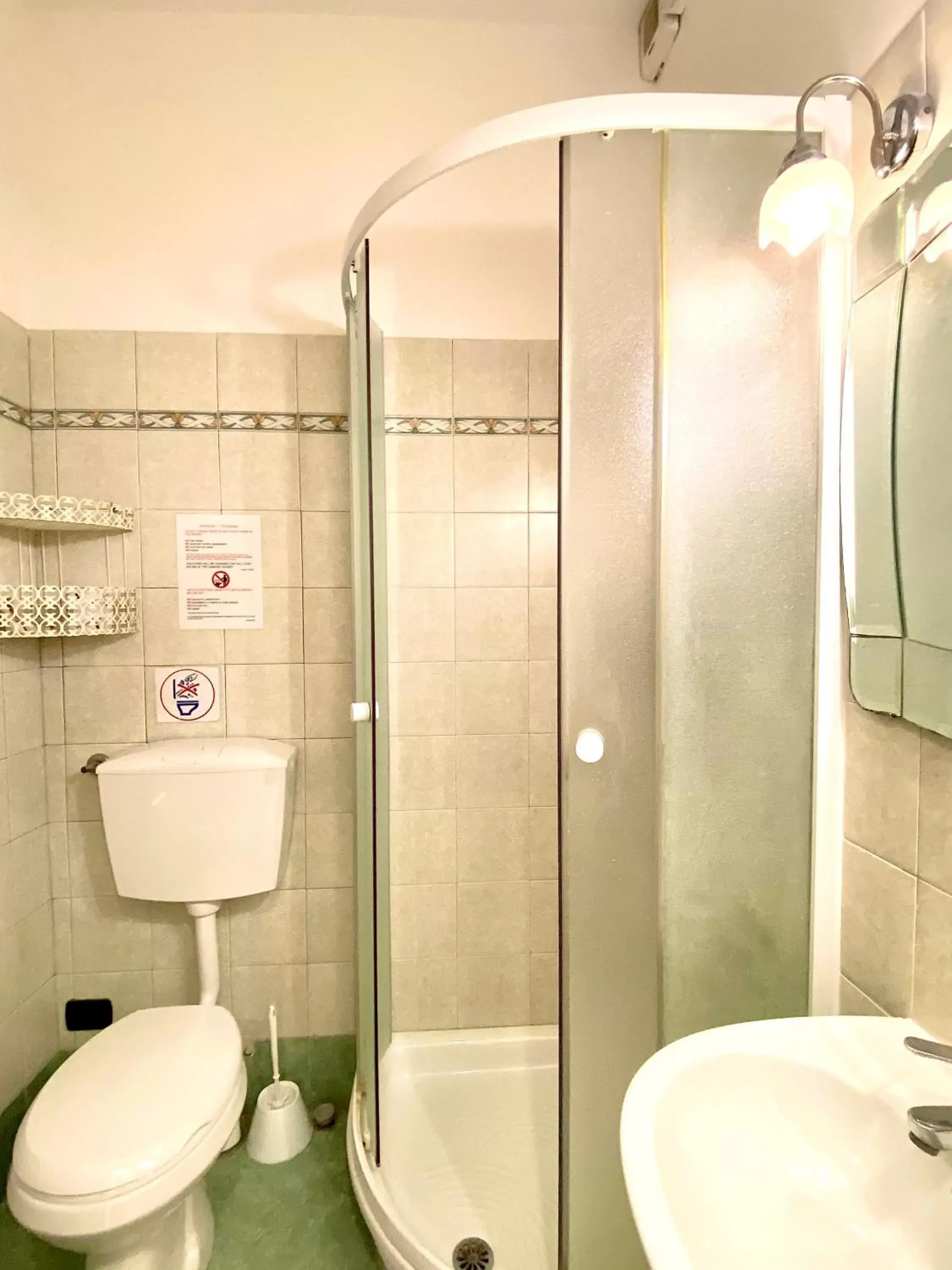 Bathroom in Hotel Millerose
