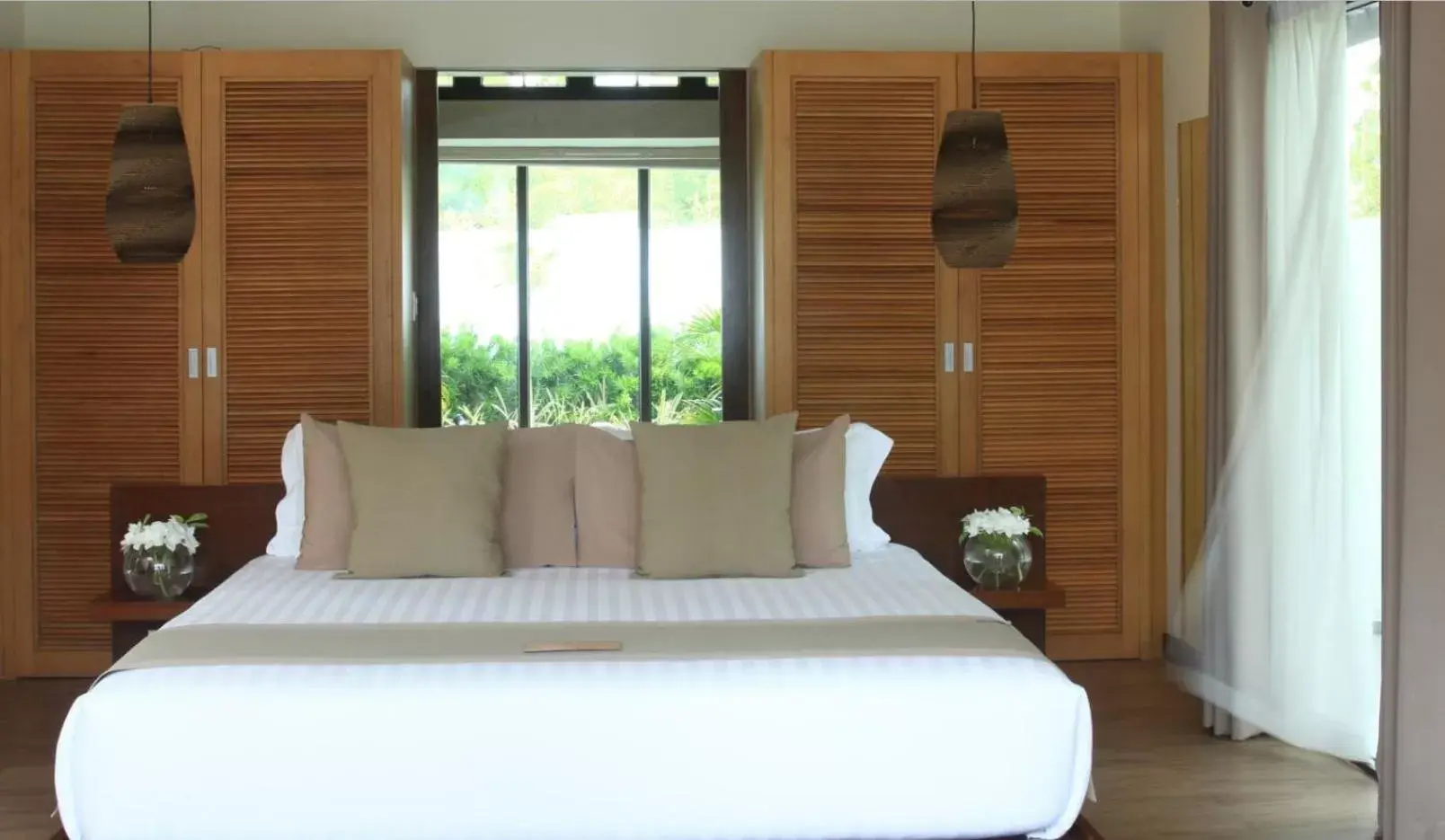 Bed in Kandaya Resort