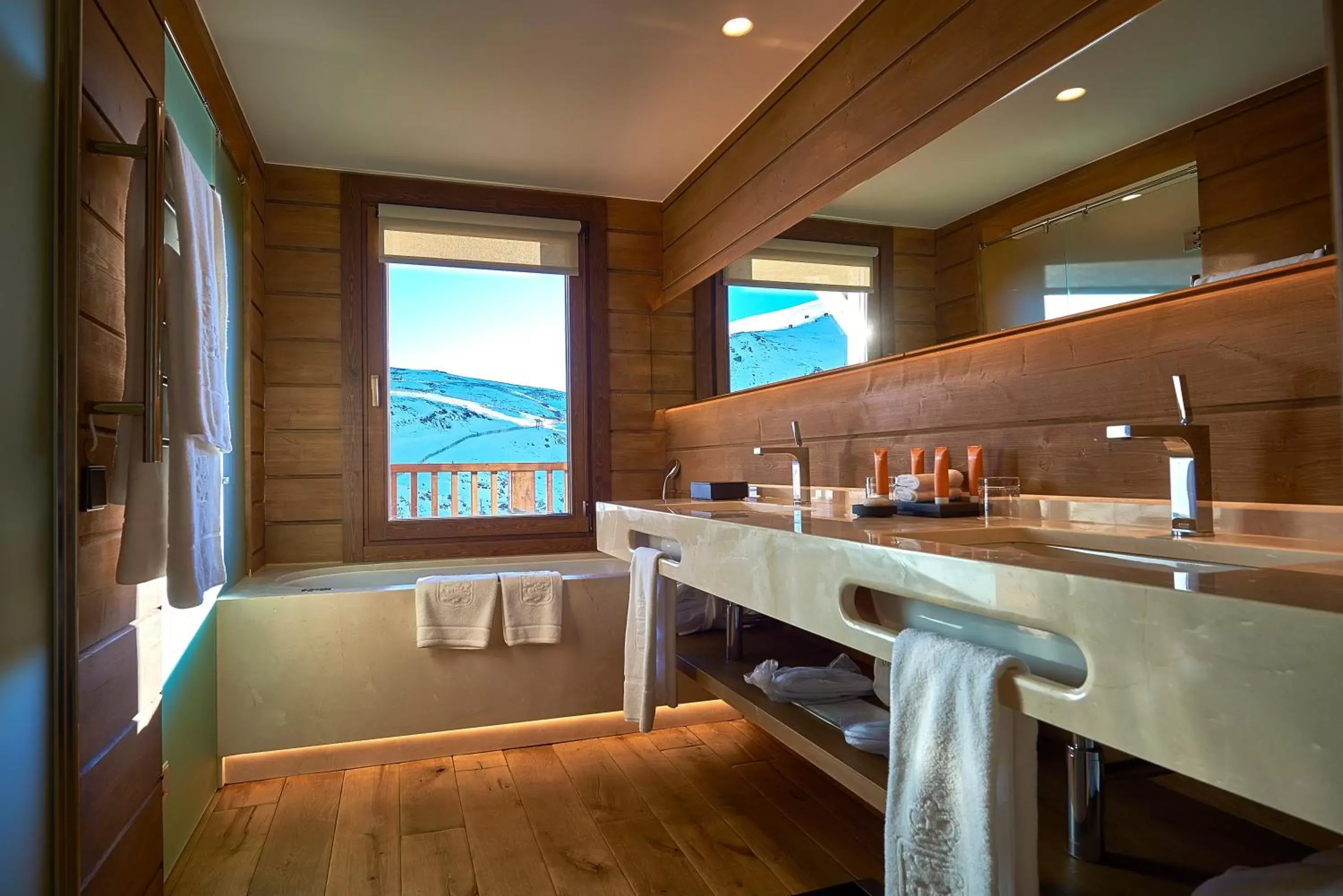 Bathroom, View in El Lodge, Ski & Spa