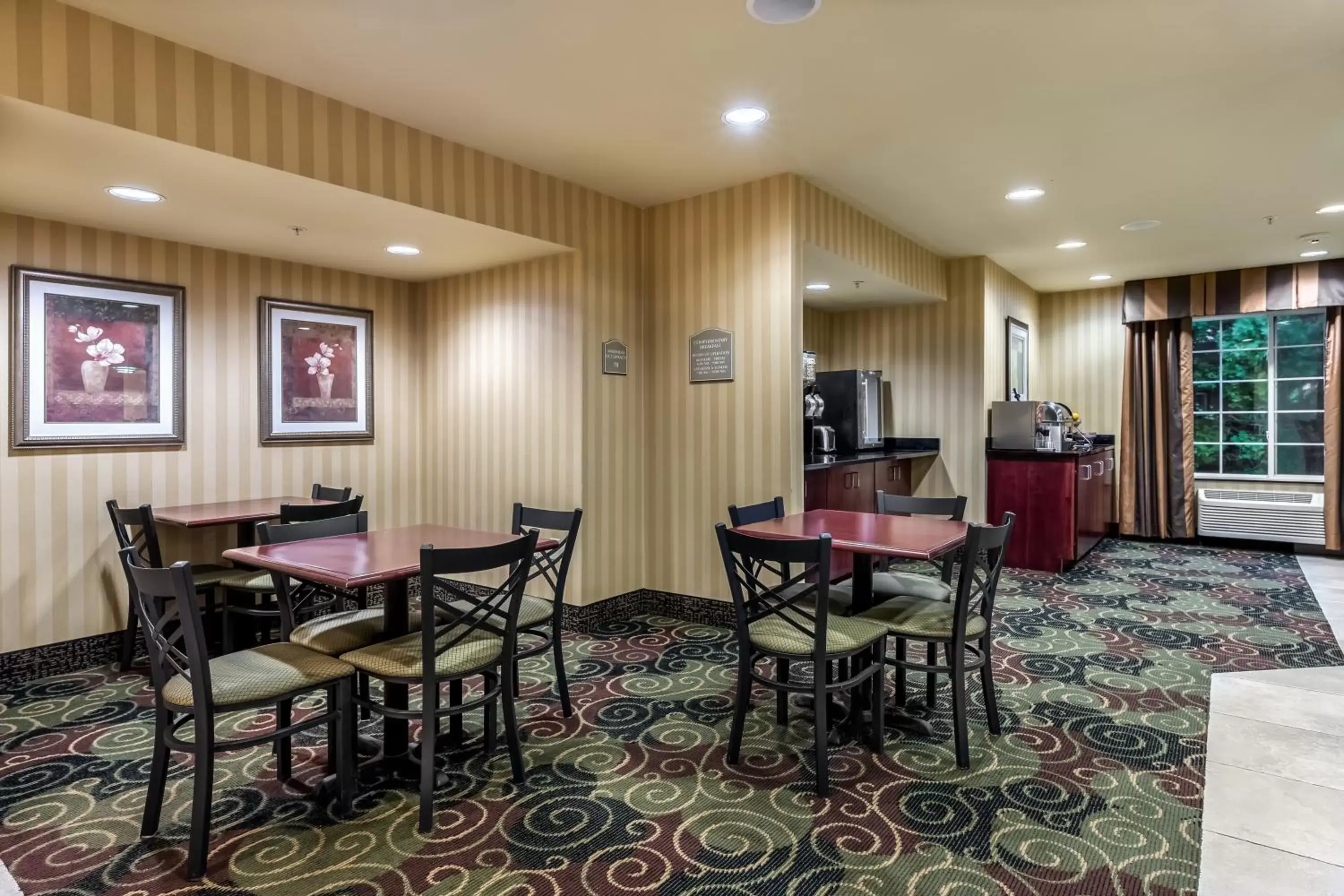 Lobby or reception in Cobblestone Inn & Suites - Vinton, IA Lobby or reception in Cobblestone Inn & Suites - Vinton, IA