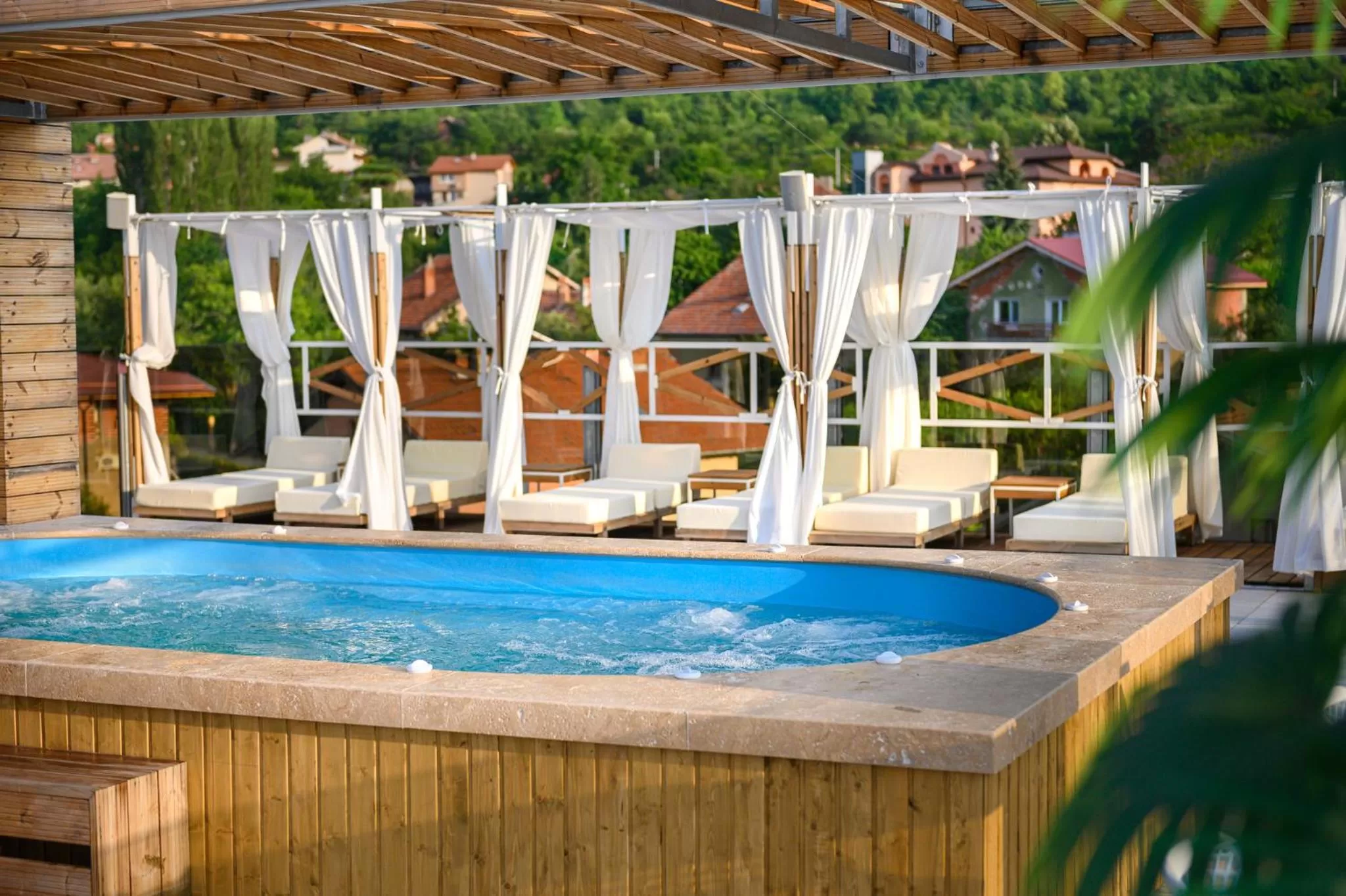 Hot Tub in 103 Degrees Hotel & Spa