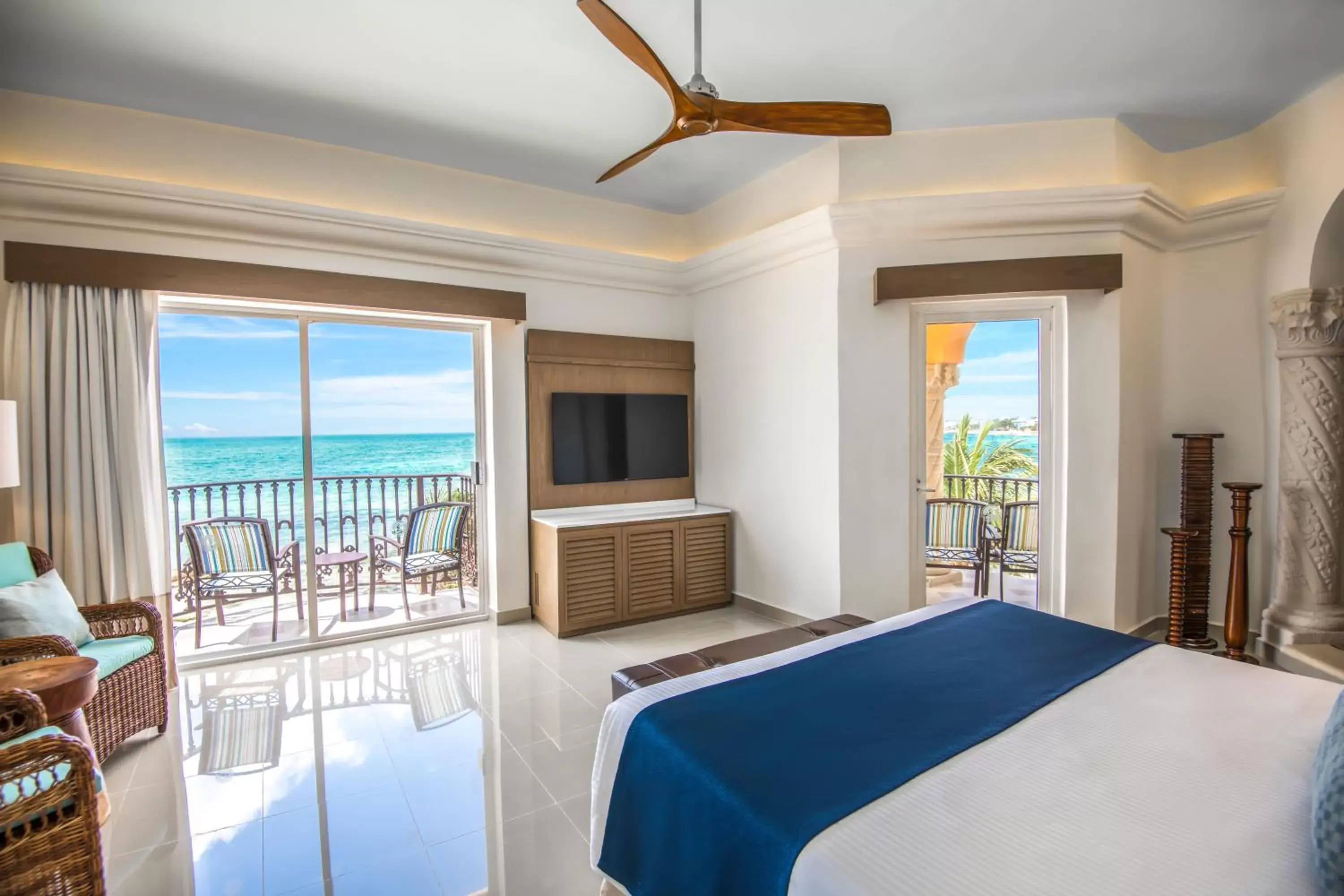 Bed, Pool View in Wyndham Alltra Playa del Carmen Adults Only All Inclusive