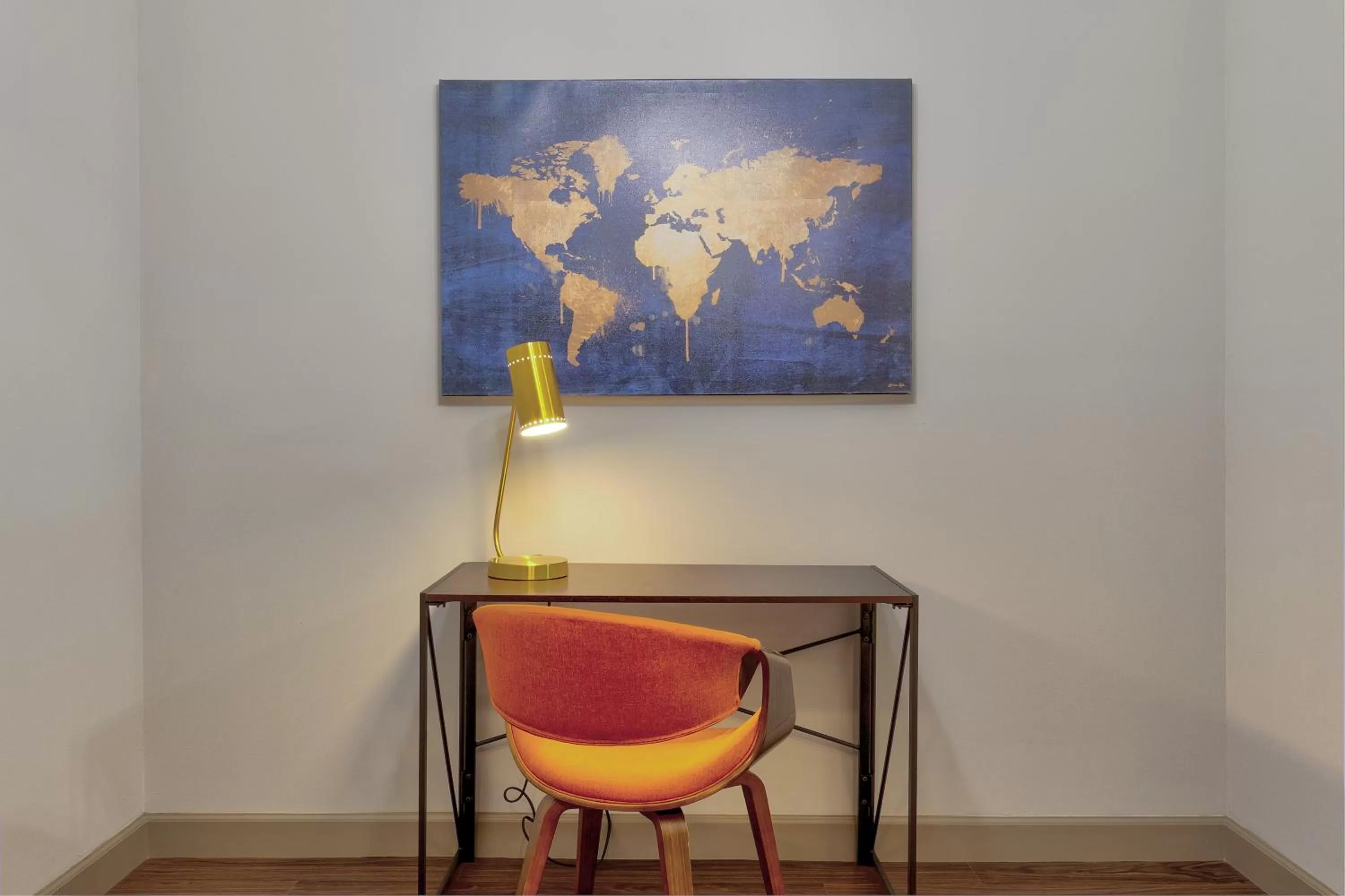 Seating area, TV/Entertainment Center in Kasa Central West End St Louis