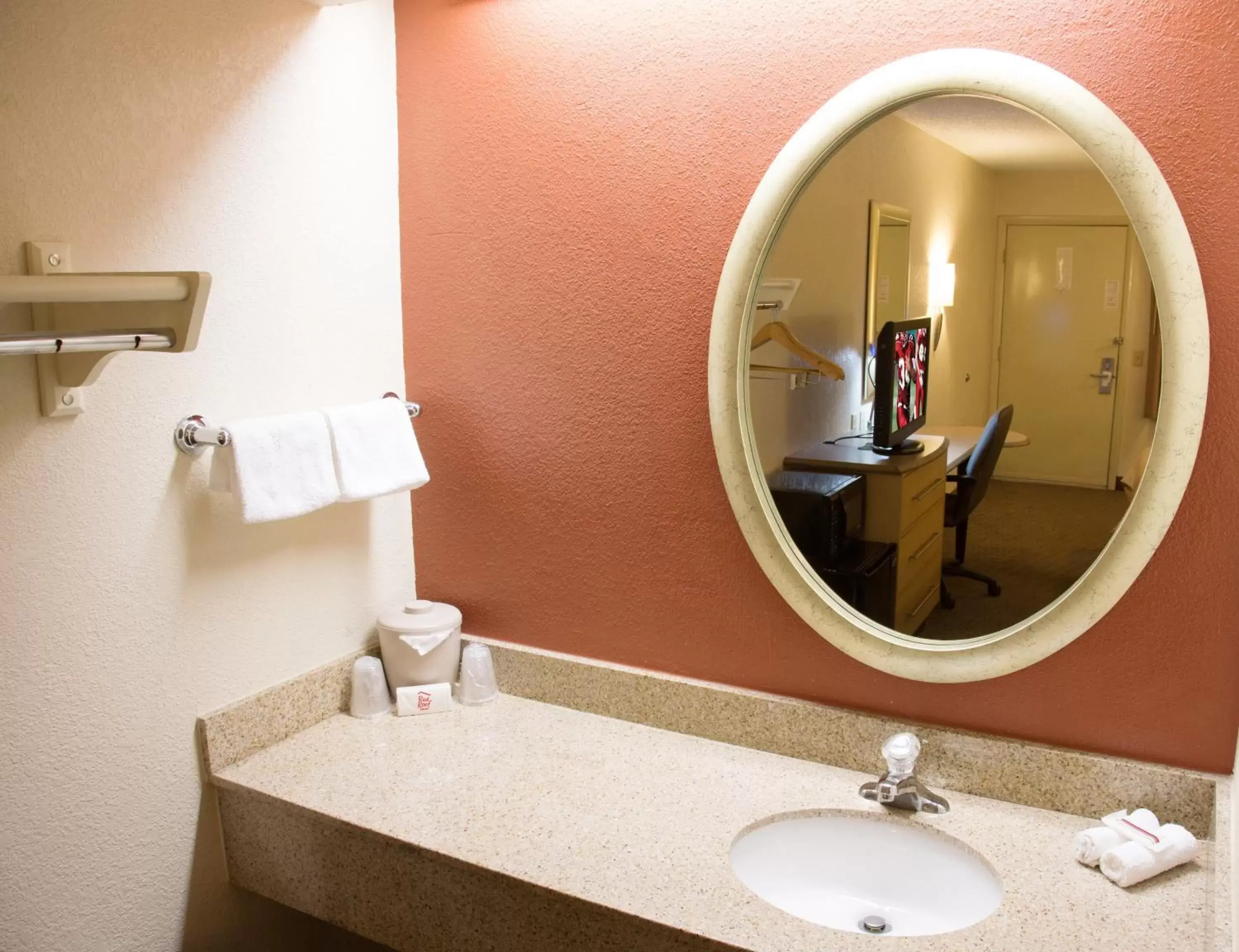 Bathroom in Red Roof Inn Greensboro Coliseum