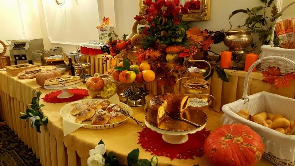 Buffet breakfast in Hotel Royal