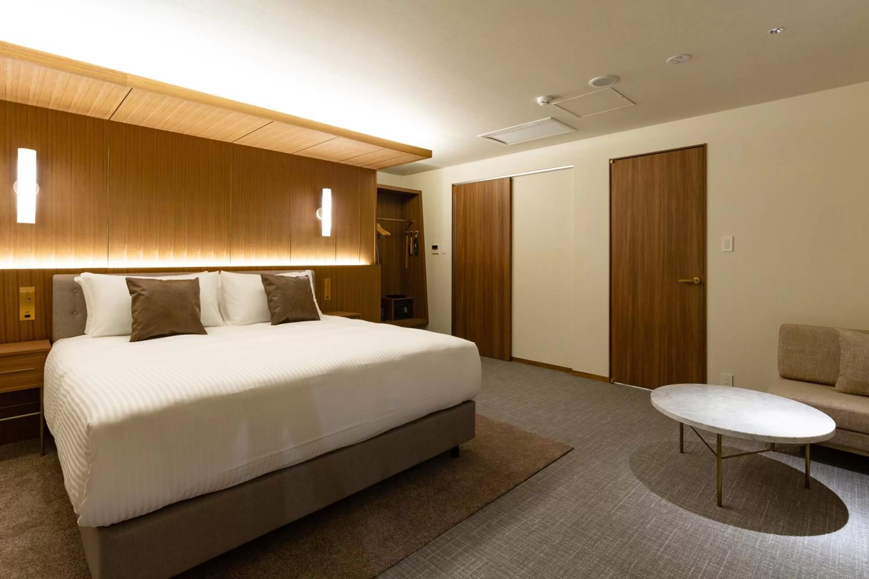 Photo of the whole room, Bed in The OneFive Villa Fukuoka