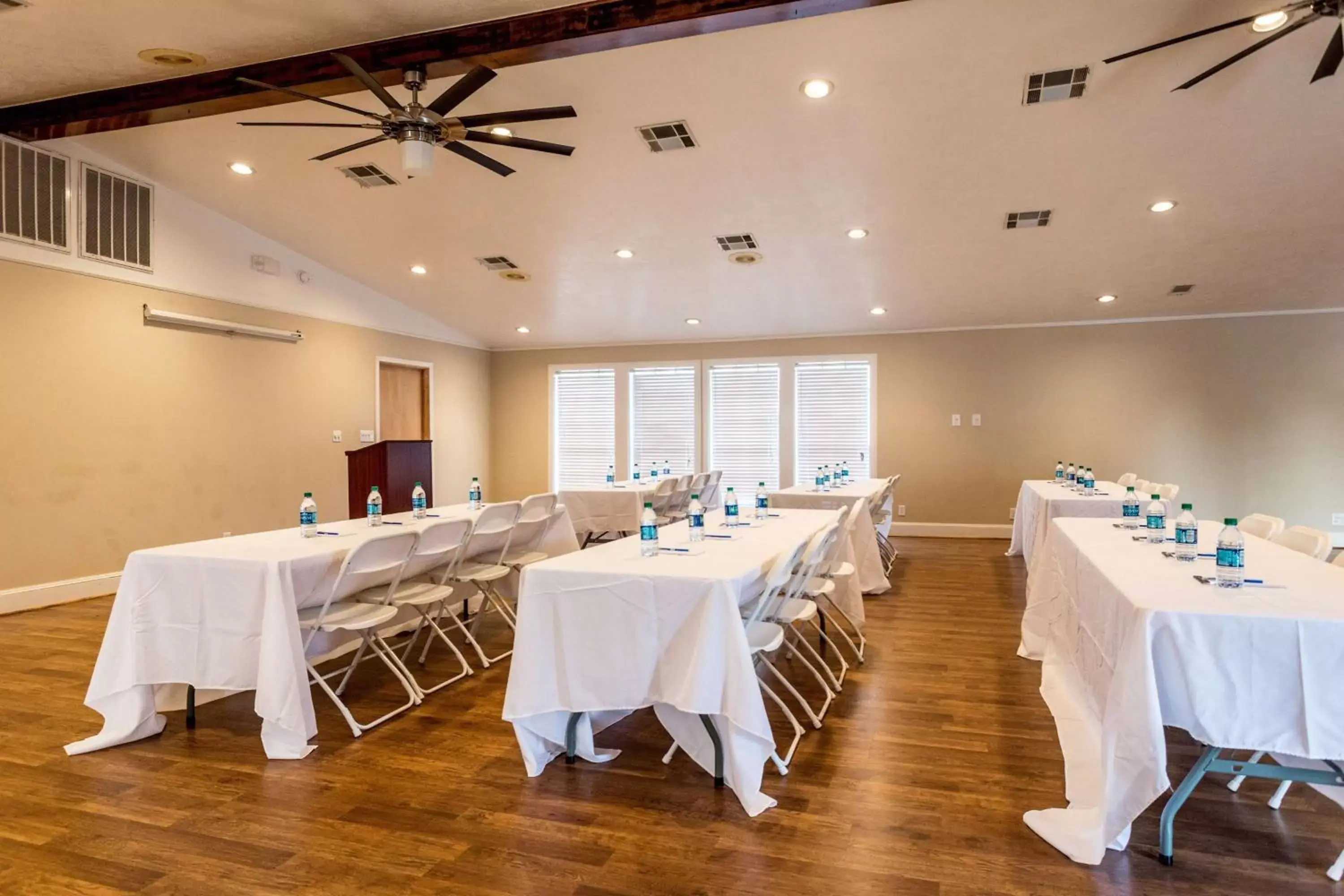 On site, Banquet Facilities in Motel 6-Bryan, TX - College Station