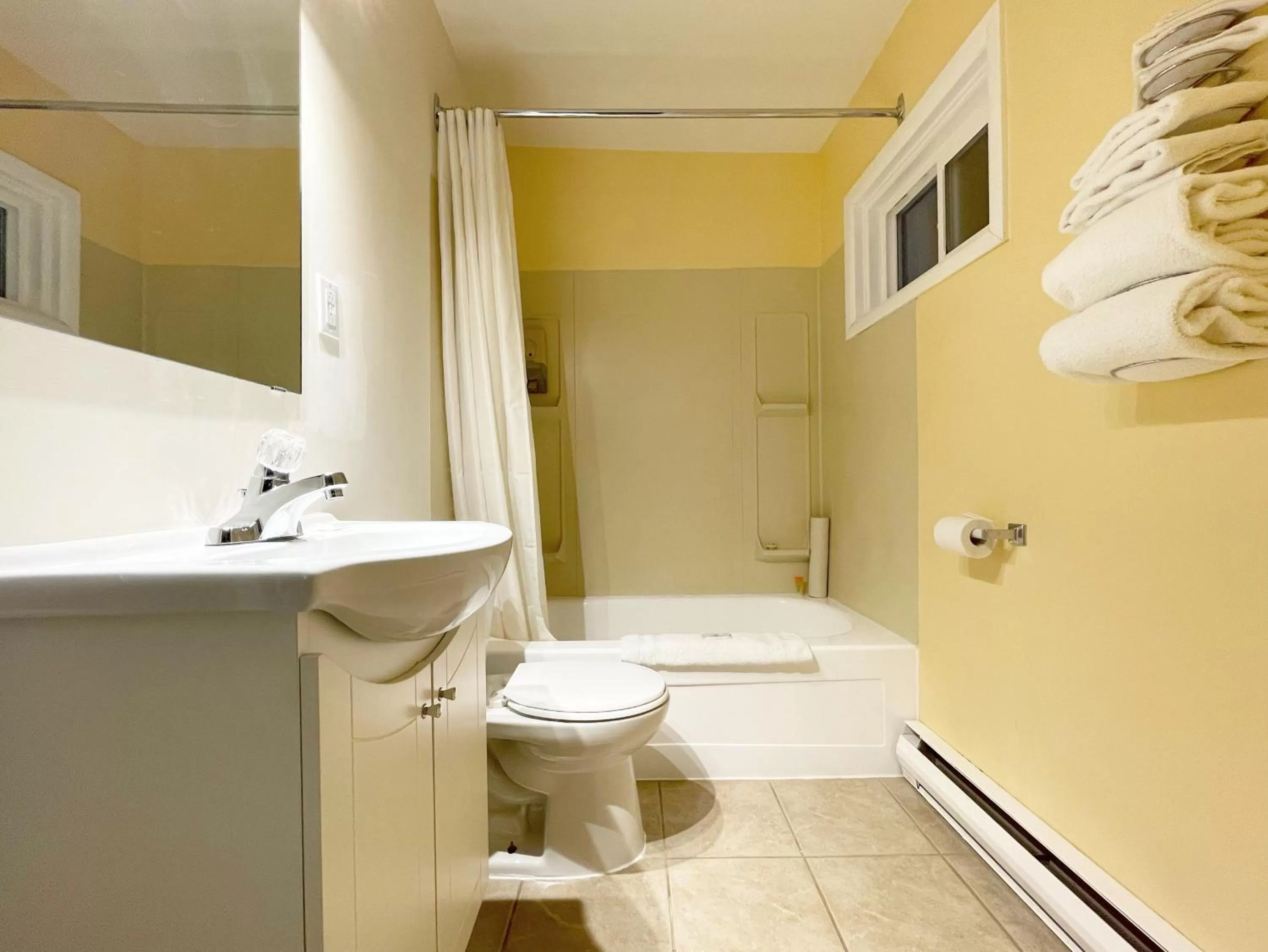 Bathroom in Valhalla Inn