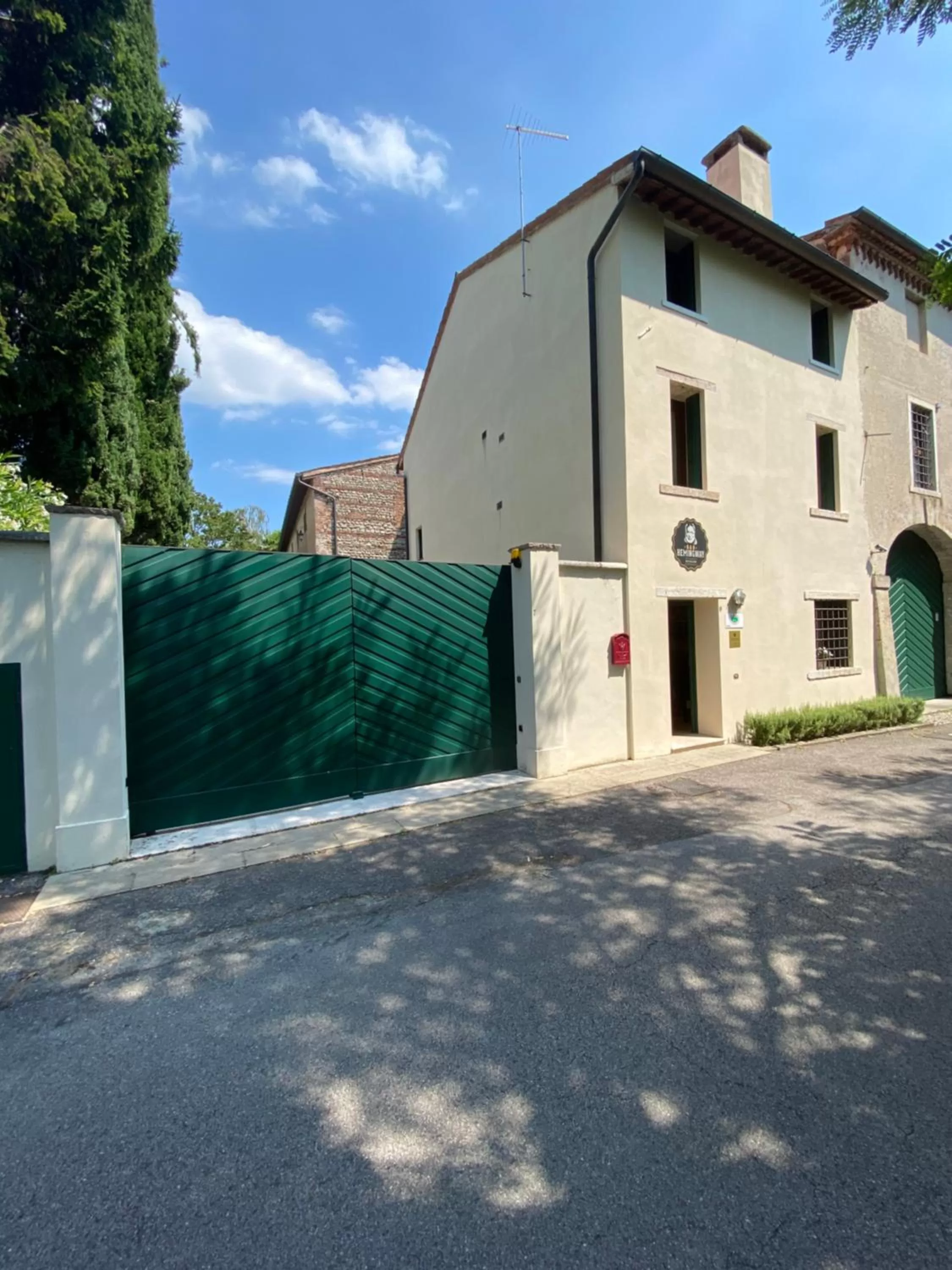 Property Building in CA' HEMINGWAY