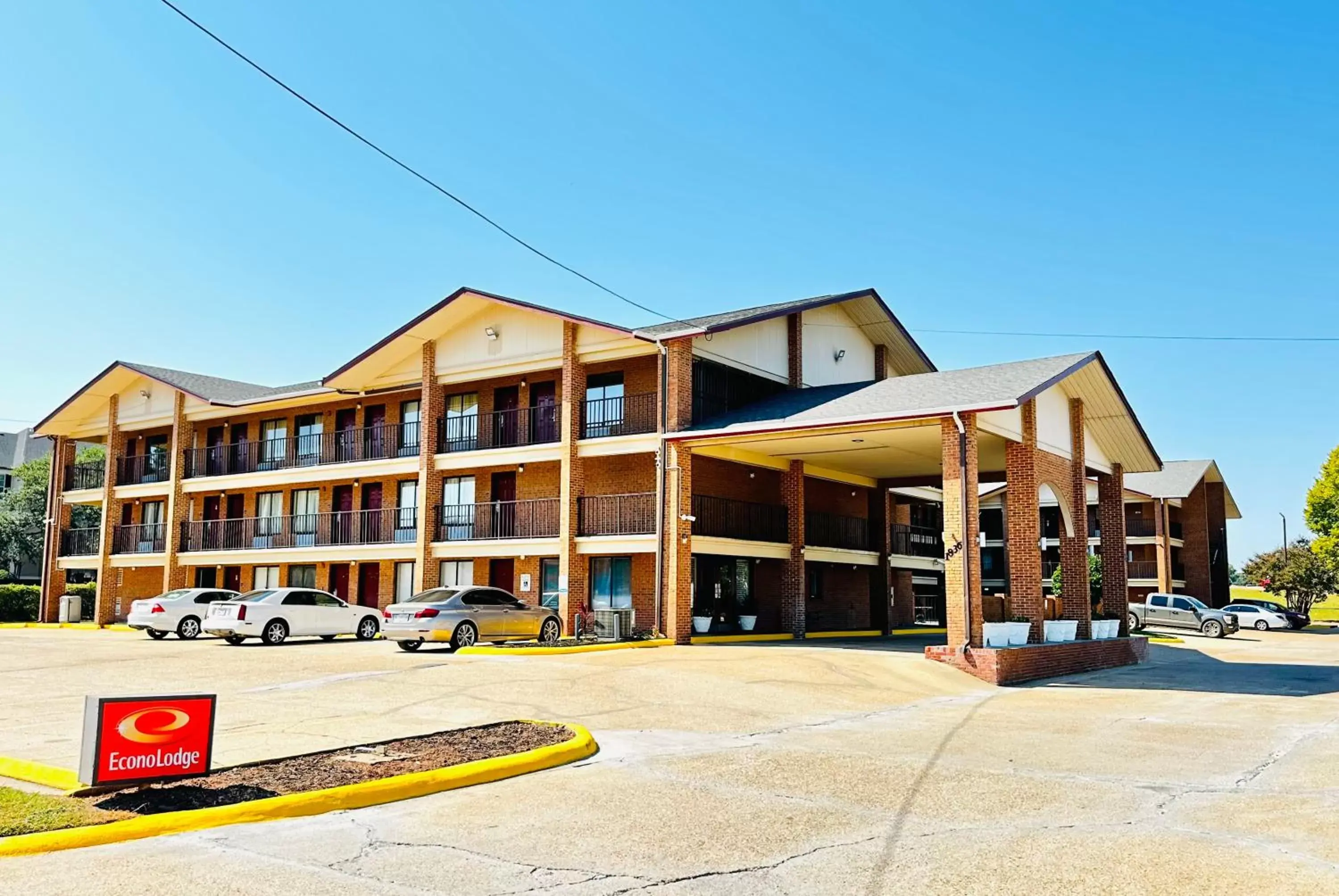 Property Building in Econo Lodge