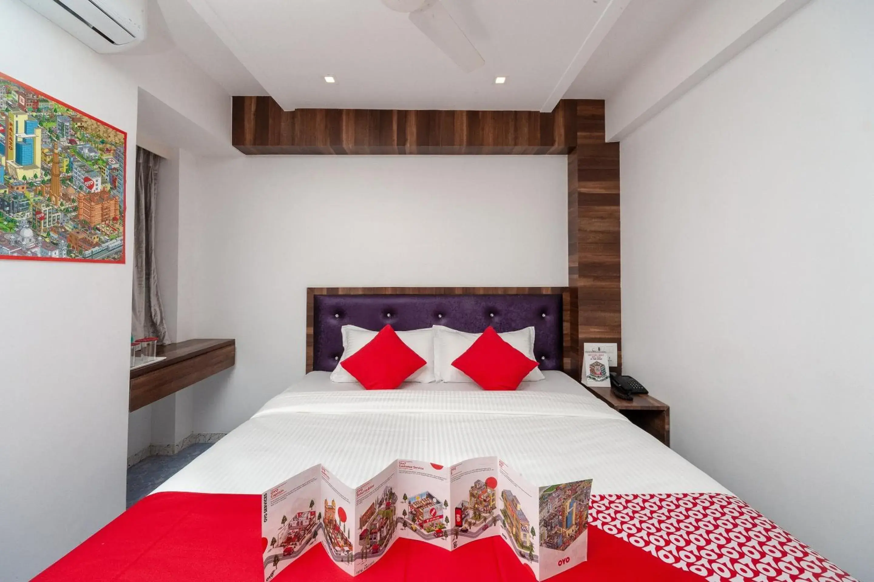 Bedroom, Bed in  Super OYO Capital O Admire Suit Hospitality