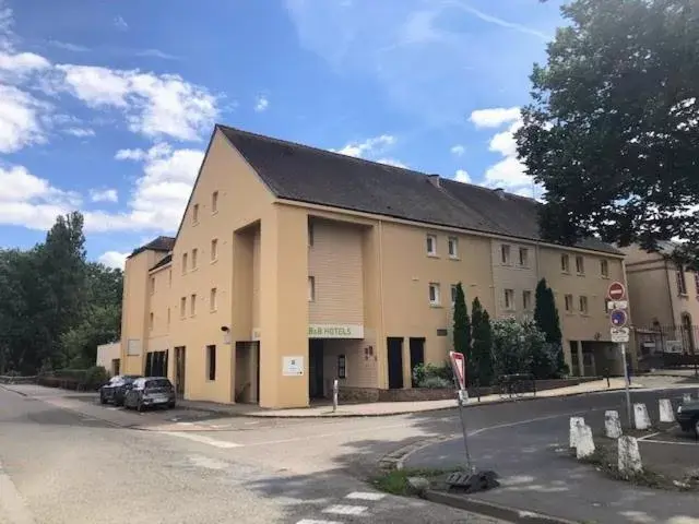 Property Building in B&B HOTEL Chartres Centre Cathédrale