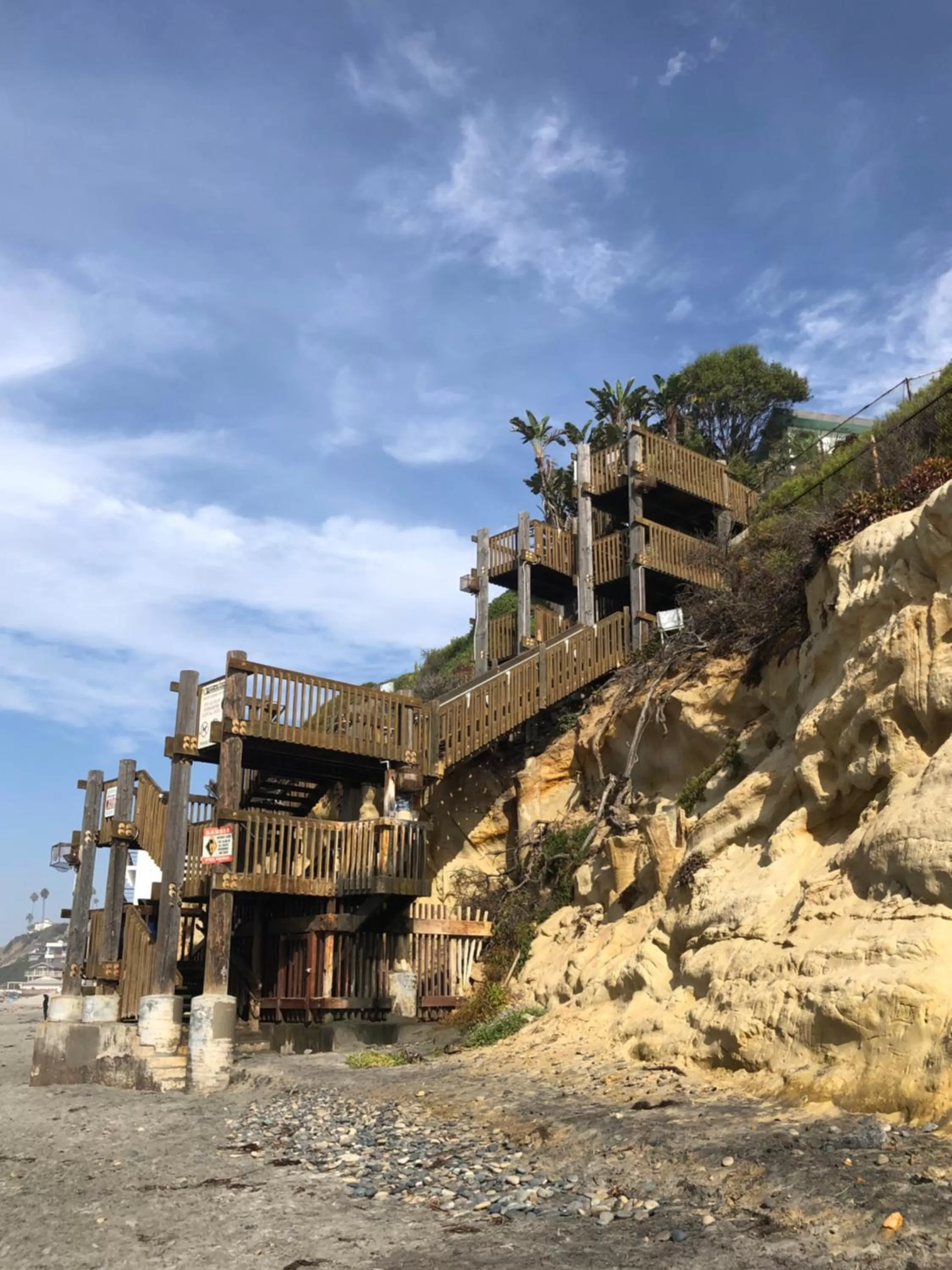 Beach in Moonlight Beach Motel