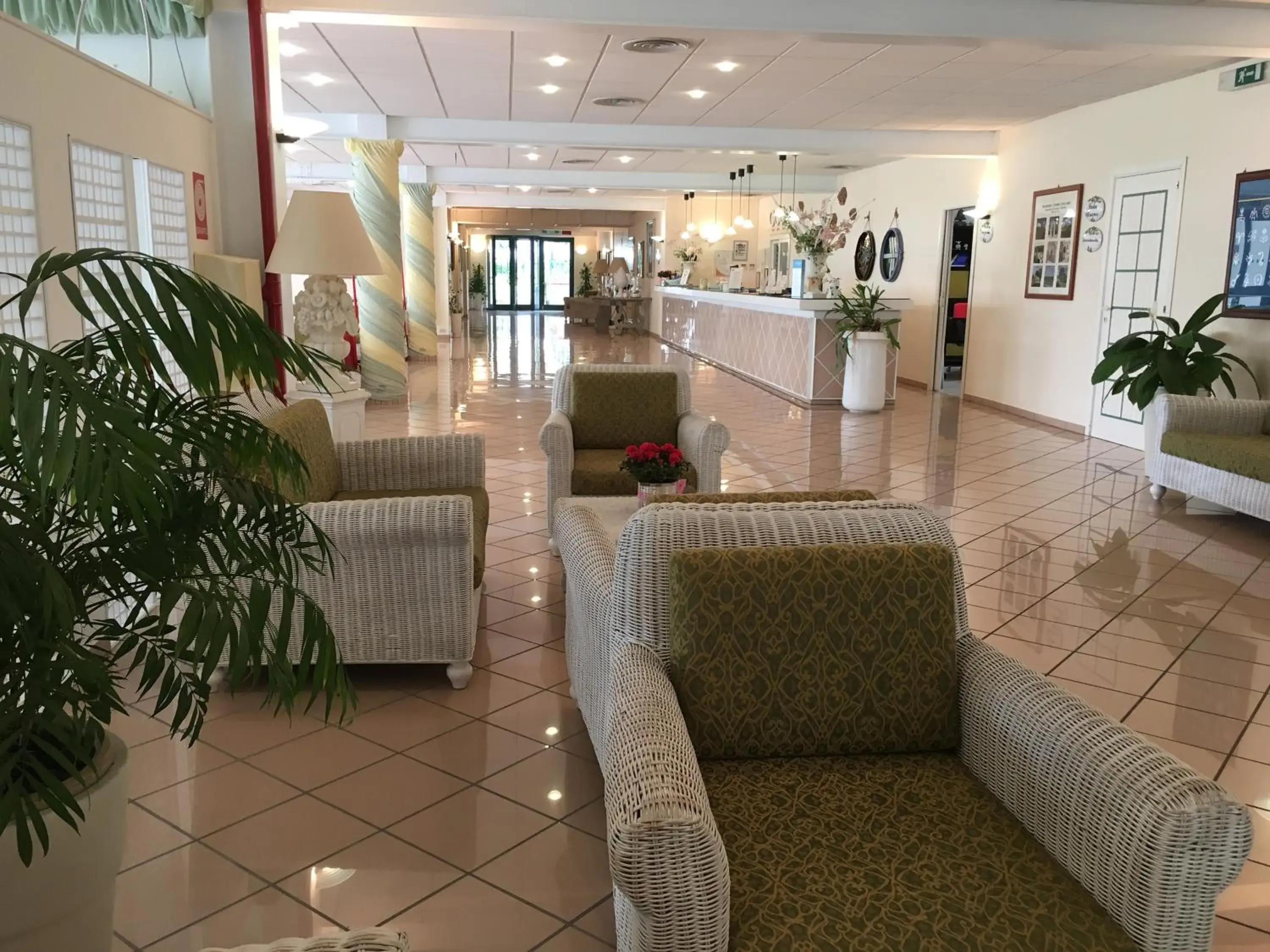 Lobby or reception, Lounge/Bar in Hotel Sierra Silvana