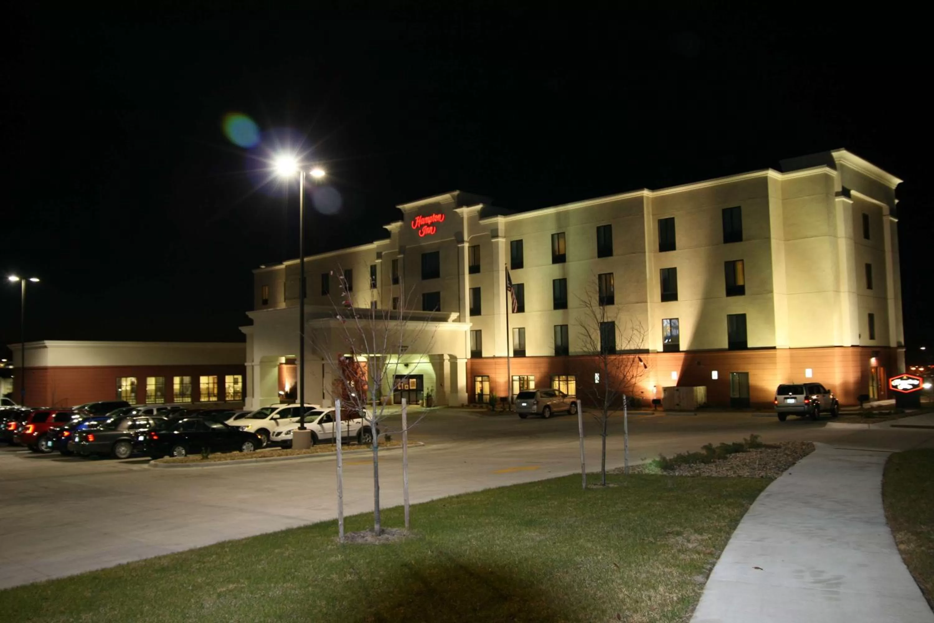 Property building in Hampton Inn Topeka