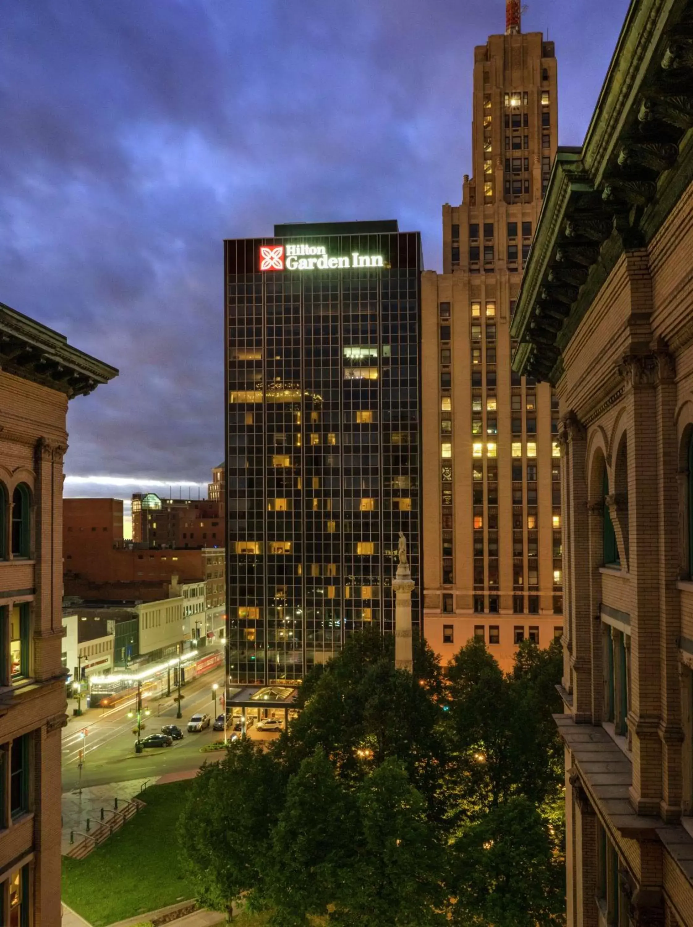 Property building in The Hilton Garden Inn Buffalo-Downtown