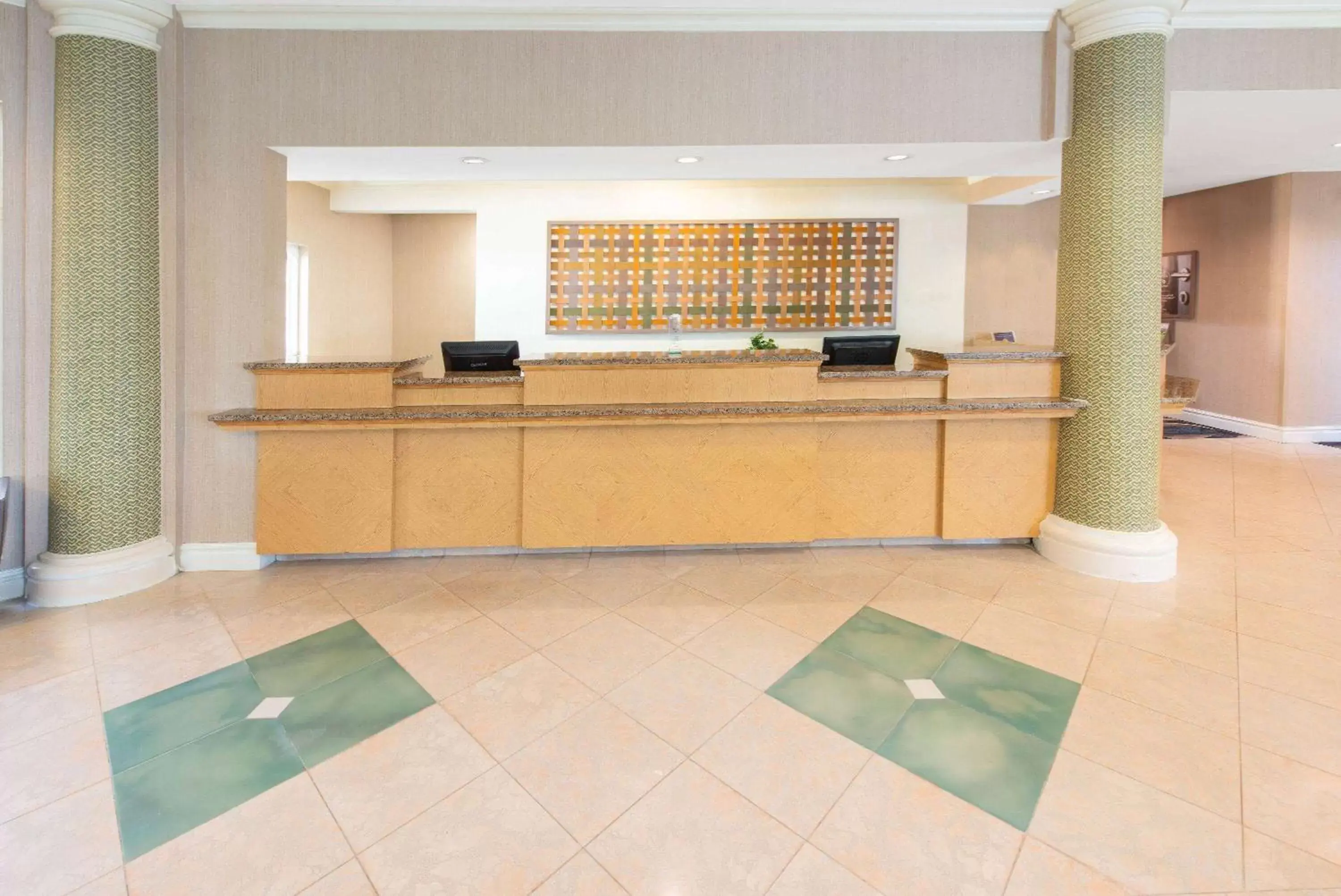 Lobby or reception, Lobby/Reception in La Quinta by Wyndham Tampa Brandon Regency Park