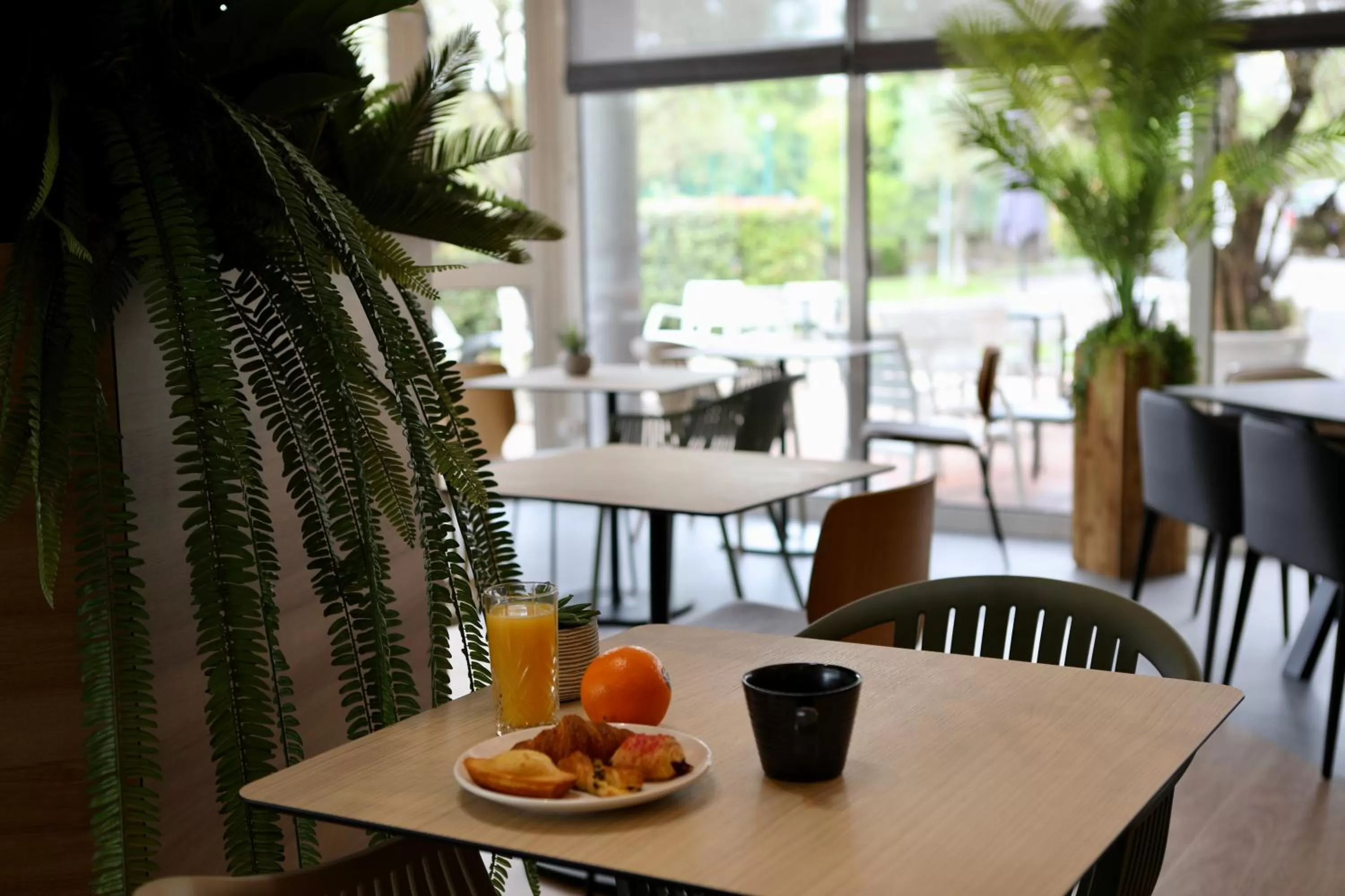 Restaurant/places to eat in ibis Aubenas