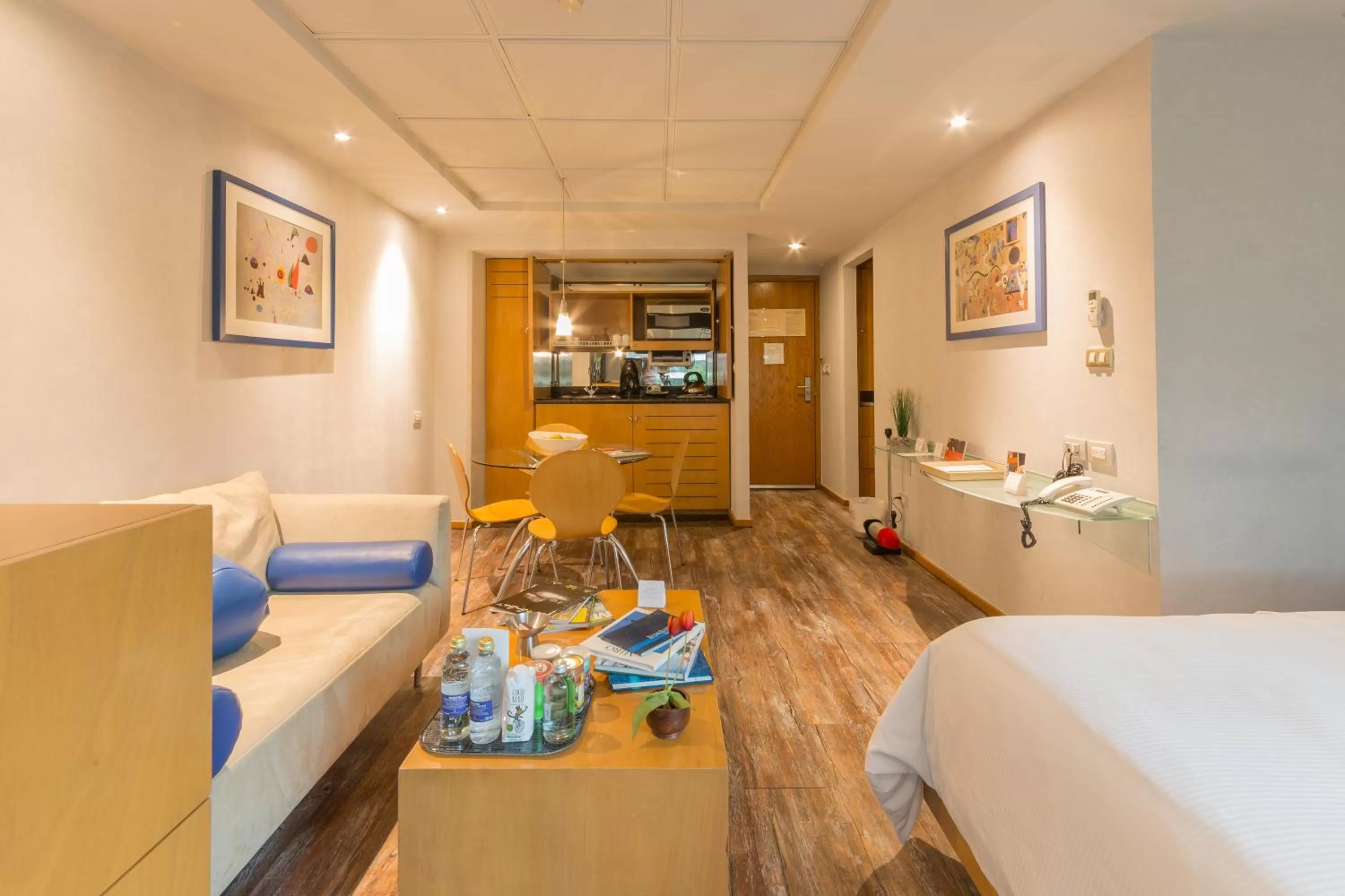 Bed in Suites Contempo