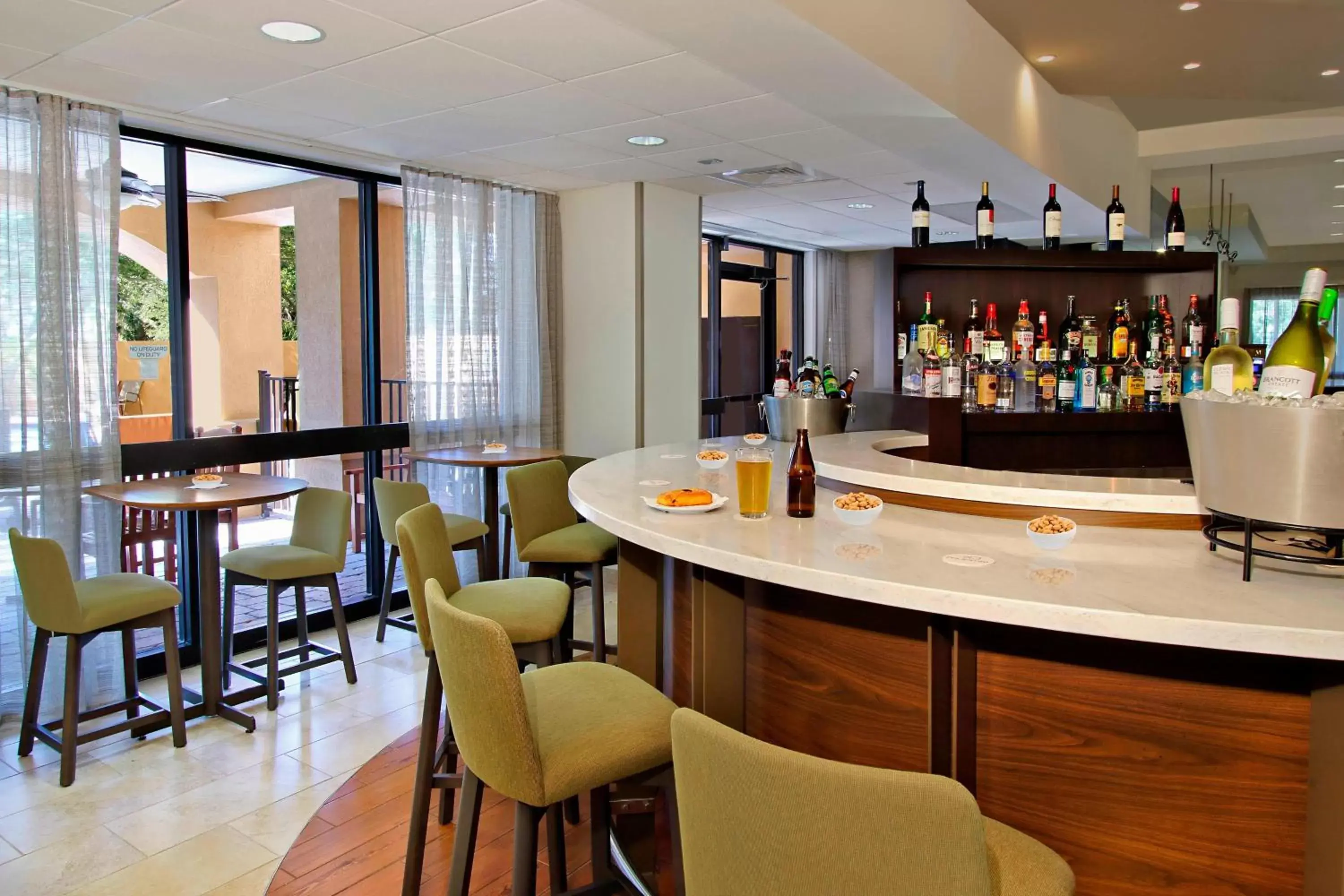 Restaurant/places to eat, Lounge/Bar in Courtyard by Marriott Cocoa Beach Cape Canaveral