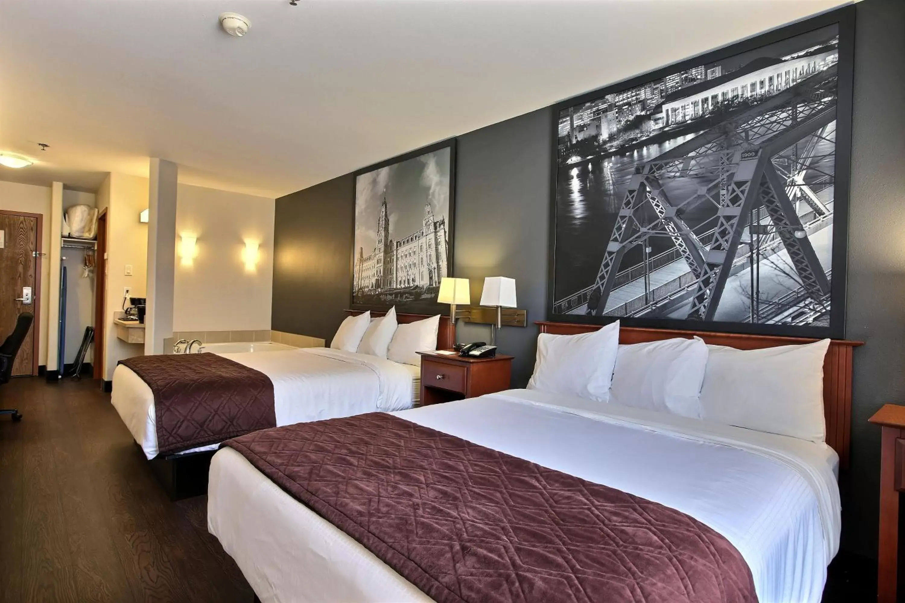 Bed in Super 8 by Wyndham Trois-Rivieres