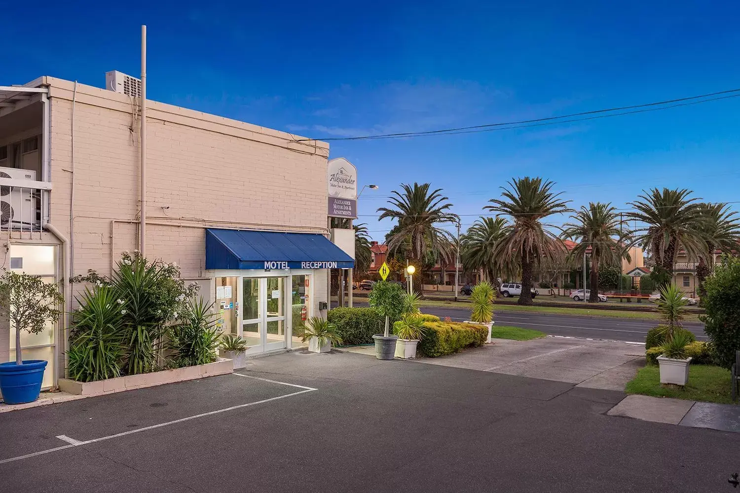 Facade/entrance, Property Building in Alexander Motor Inn