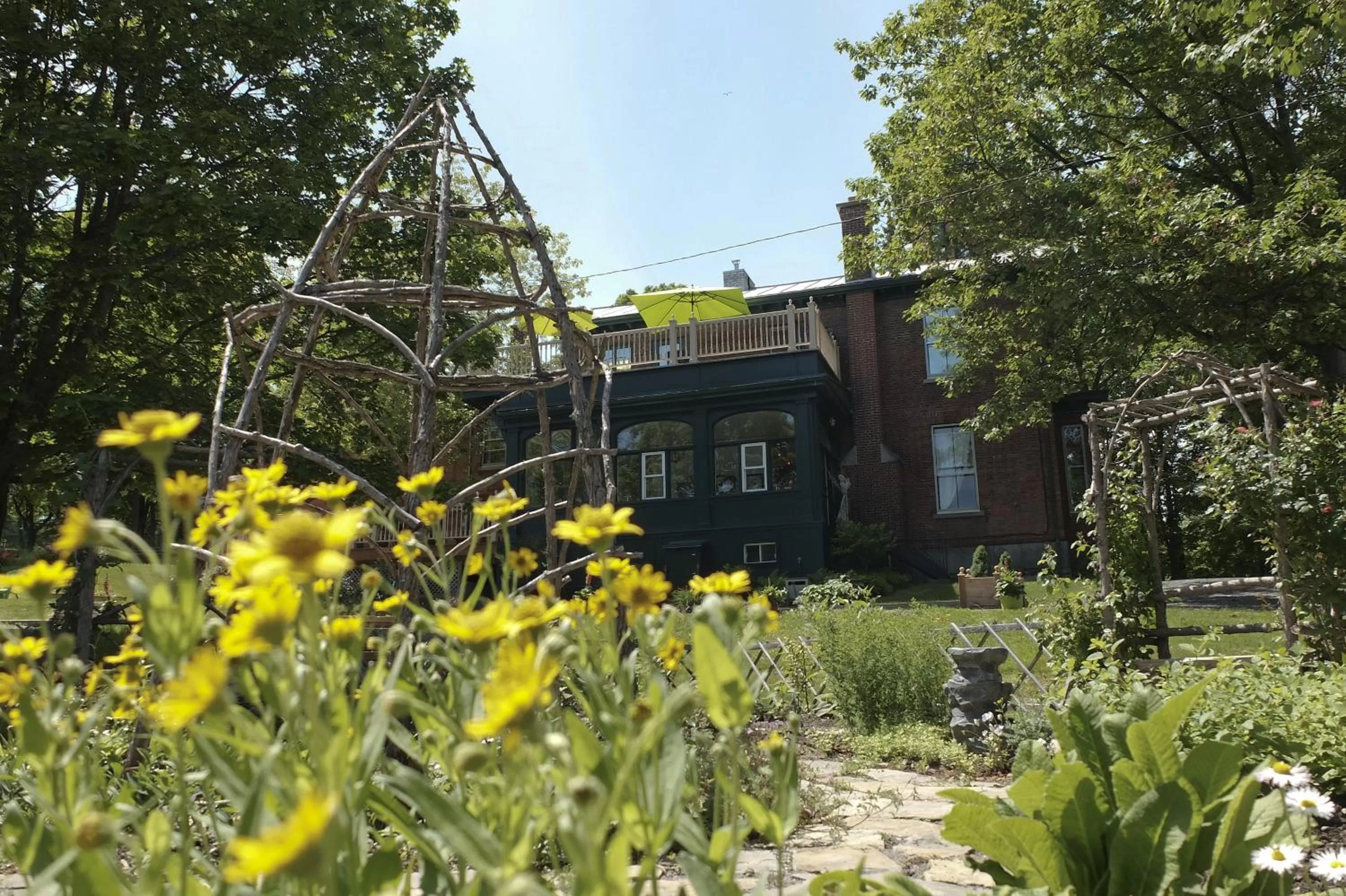 On site, Property Building in Île de Garde B&B