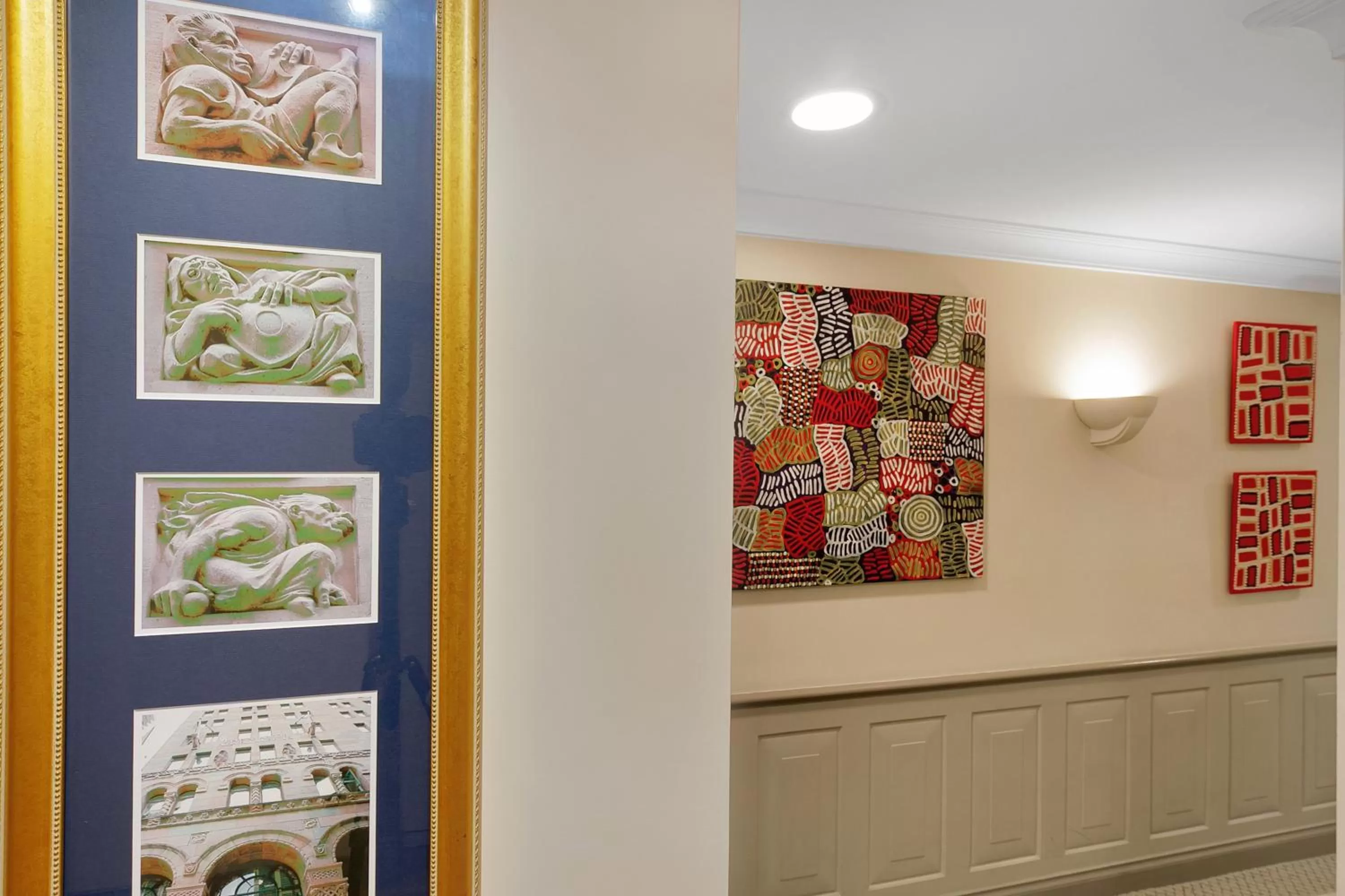 Decorative detail in Manor Apartment Hotel